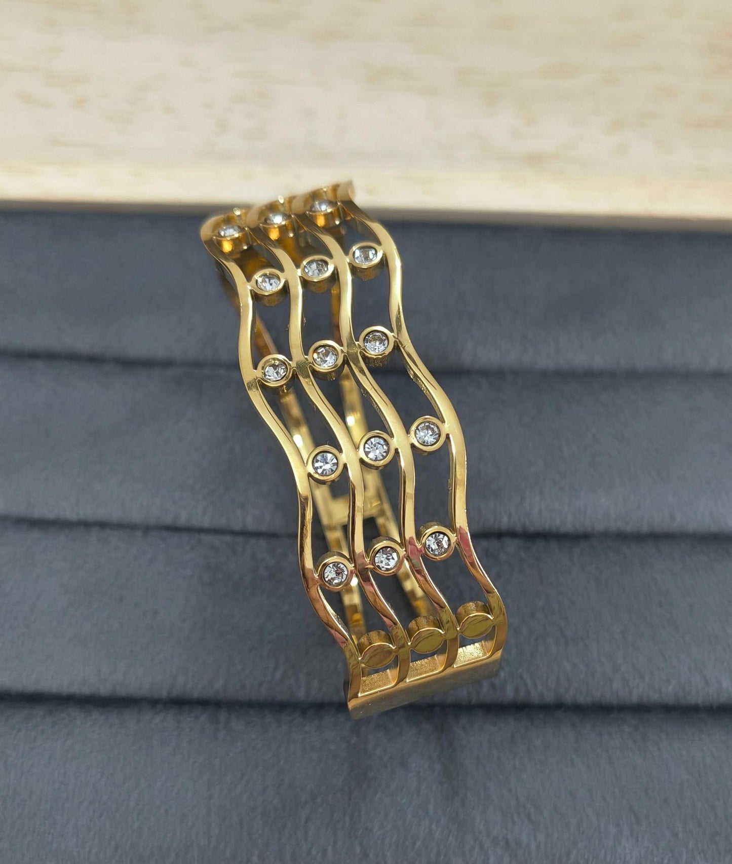 Anti Tarnish Bracelet Wavy Stacked Design 18K Gold Plated