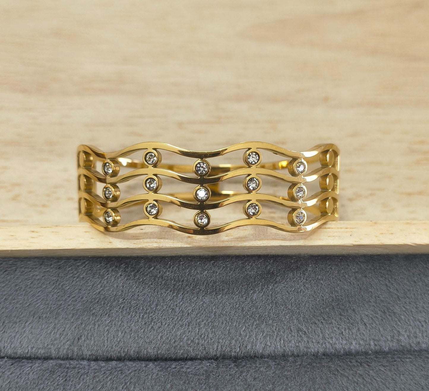Anti Tarnish Bracelet Wavy Stacked Design 18K Gold Plated