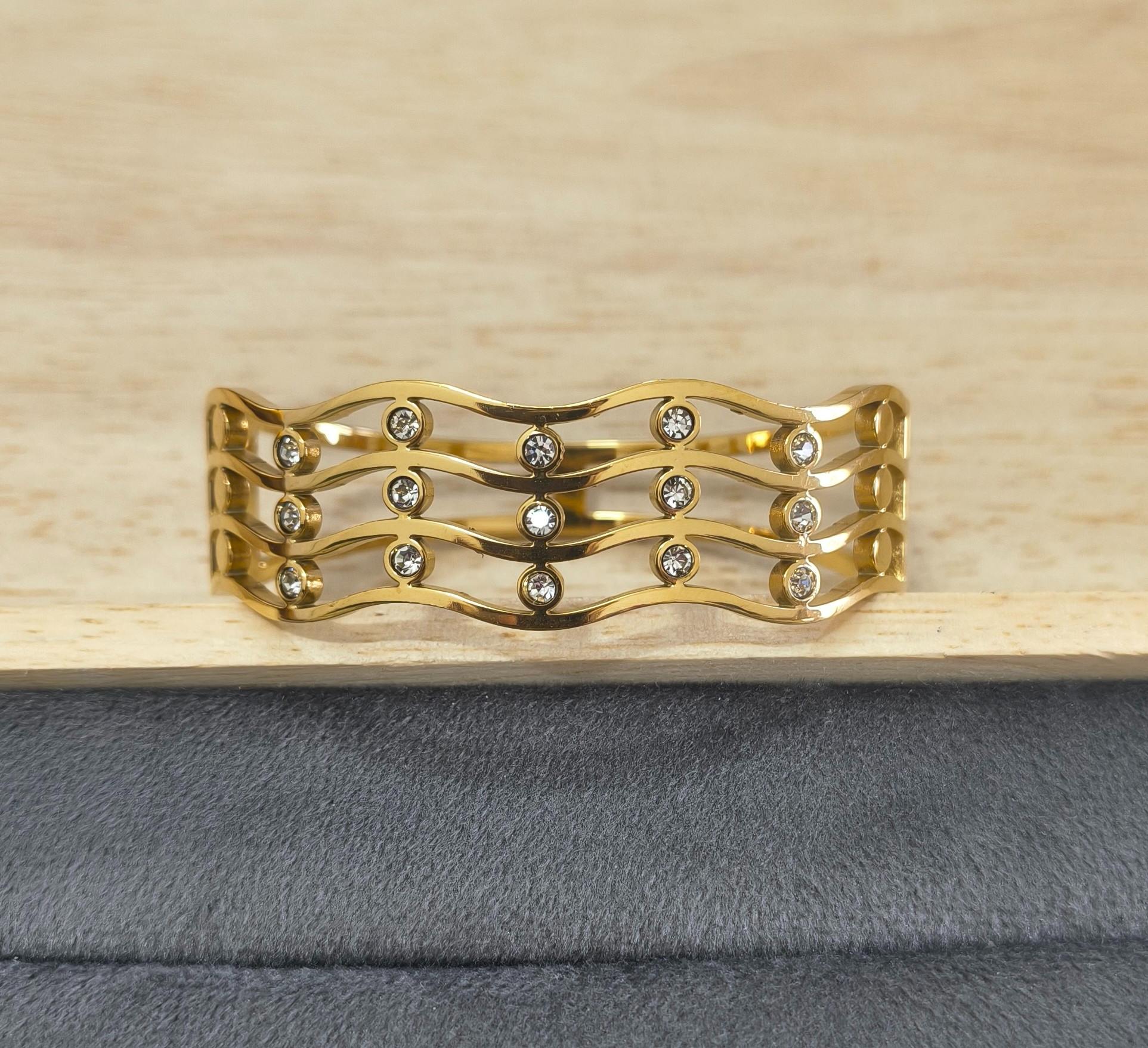 Anti Tarnish Bracelet Wavy Stacked Design 18K Gold Plated