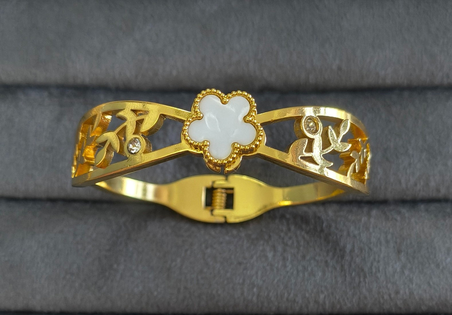 Anti Tarnish Bracelet White Clover 18K Gold Plated