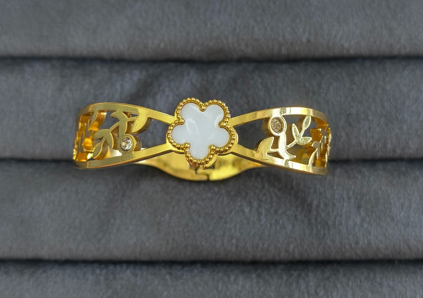 Anti Tarnish Bracelet White Clover 18K Gold Plated
