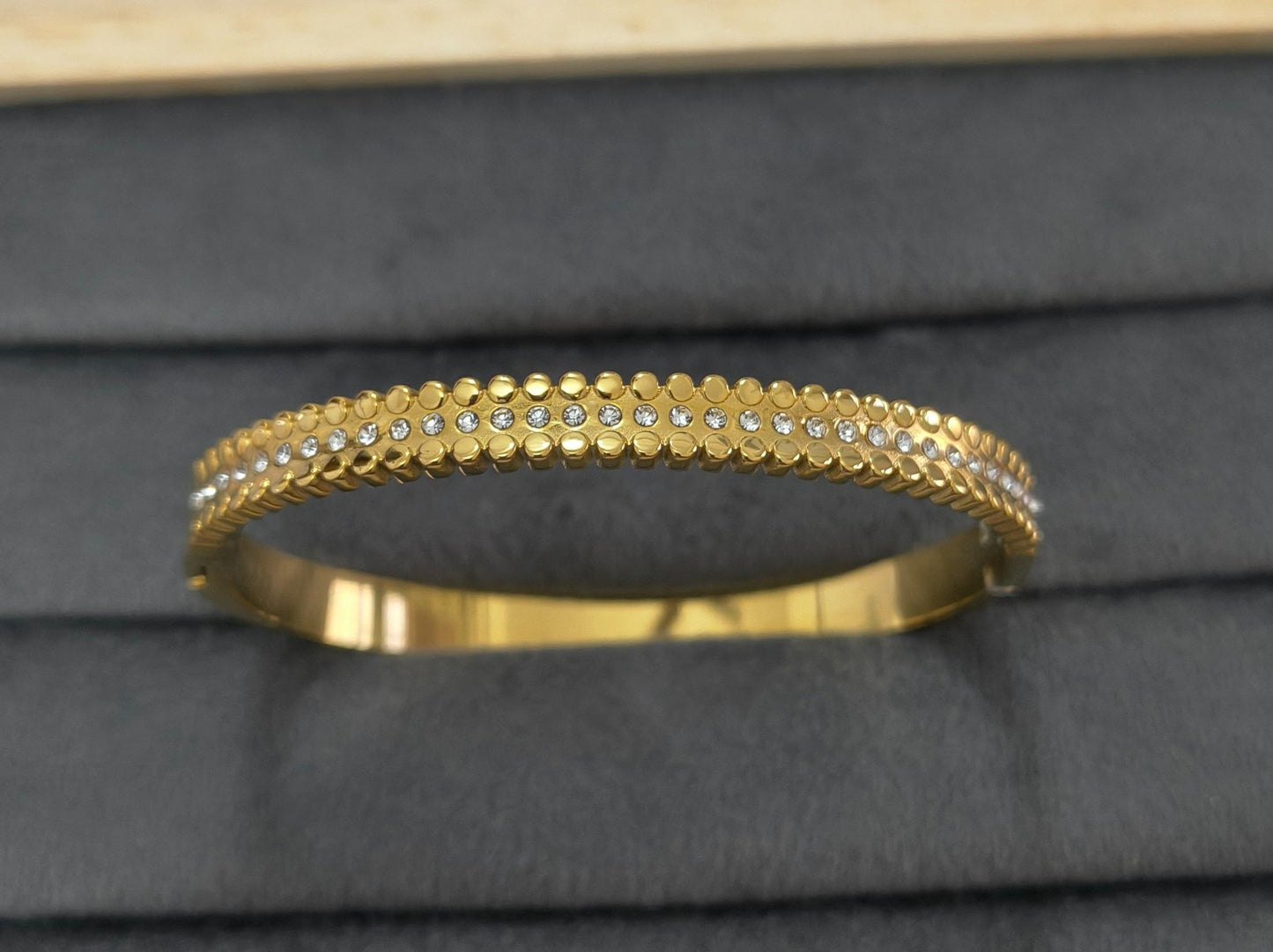 Anti Tarnish Bracelet with Shiny Bead Border 18K Gold Plated