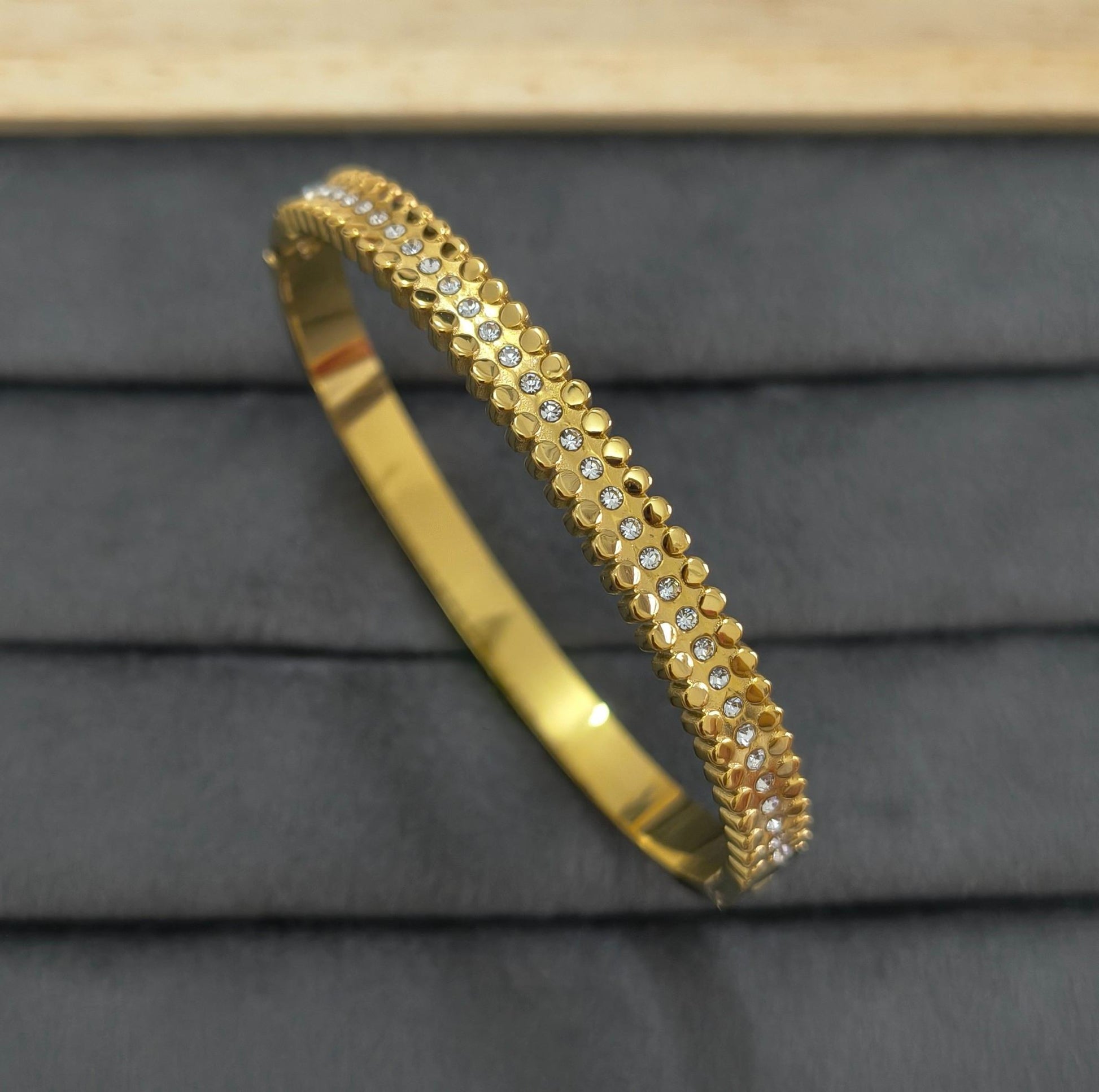 Anti Tarnish Bracelet with Shiny Bead Border 18K Gold Plated