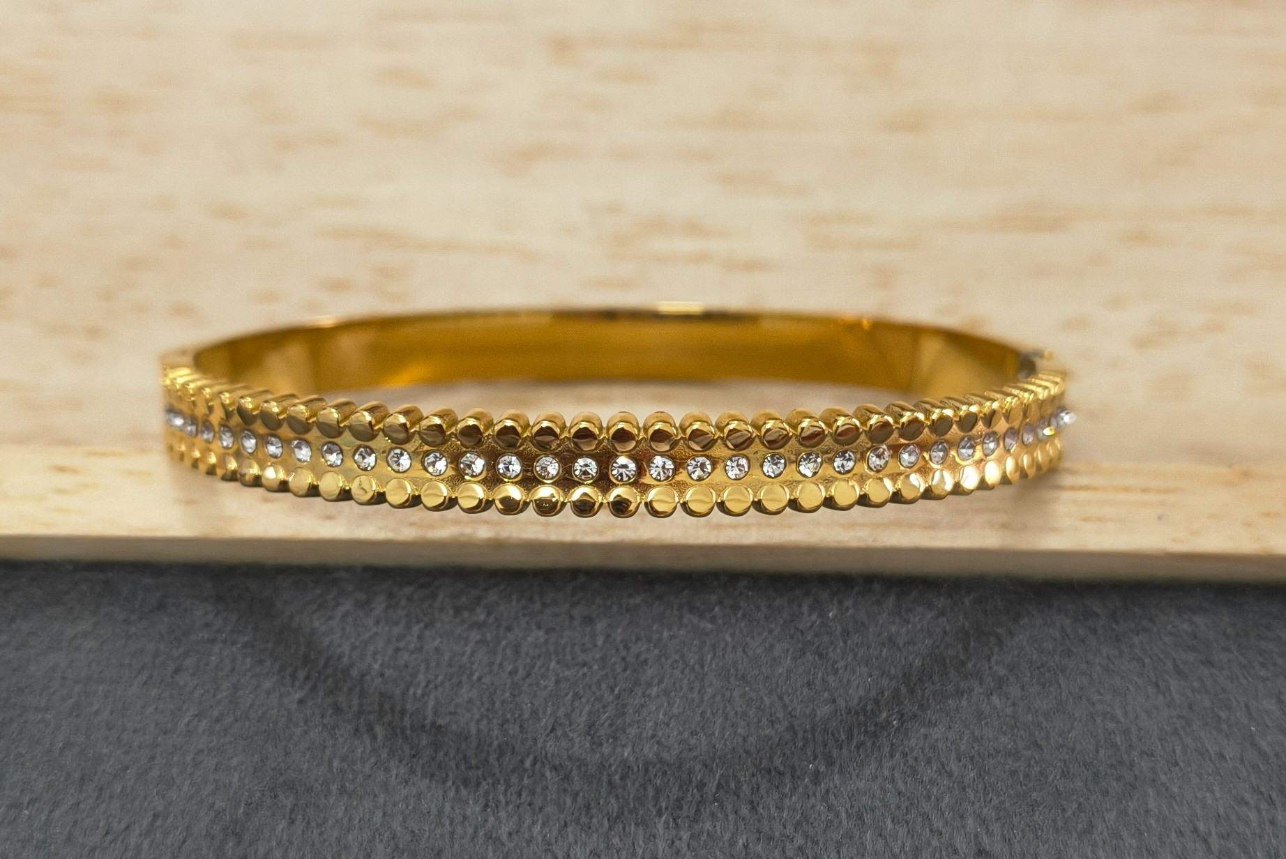 Anti Tarnish Bracelet with Shiny Bead Border 18K Gold Plated