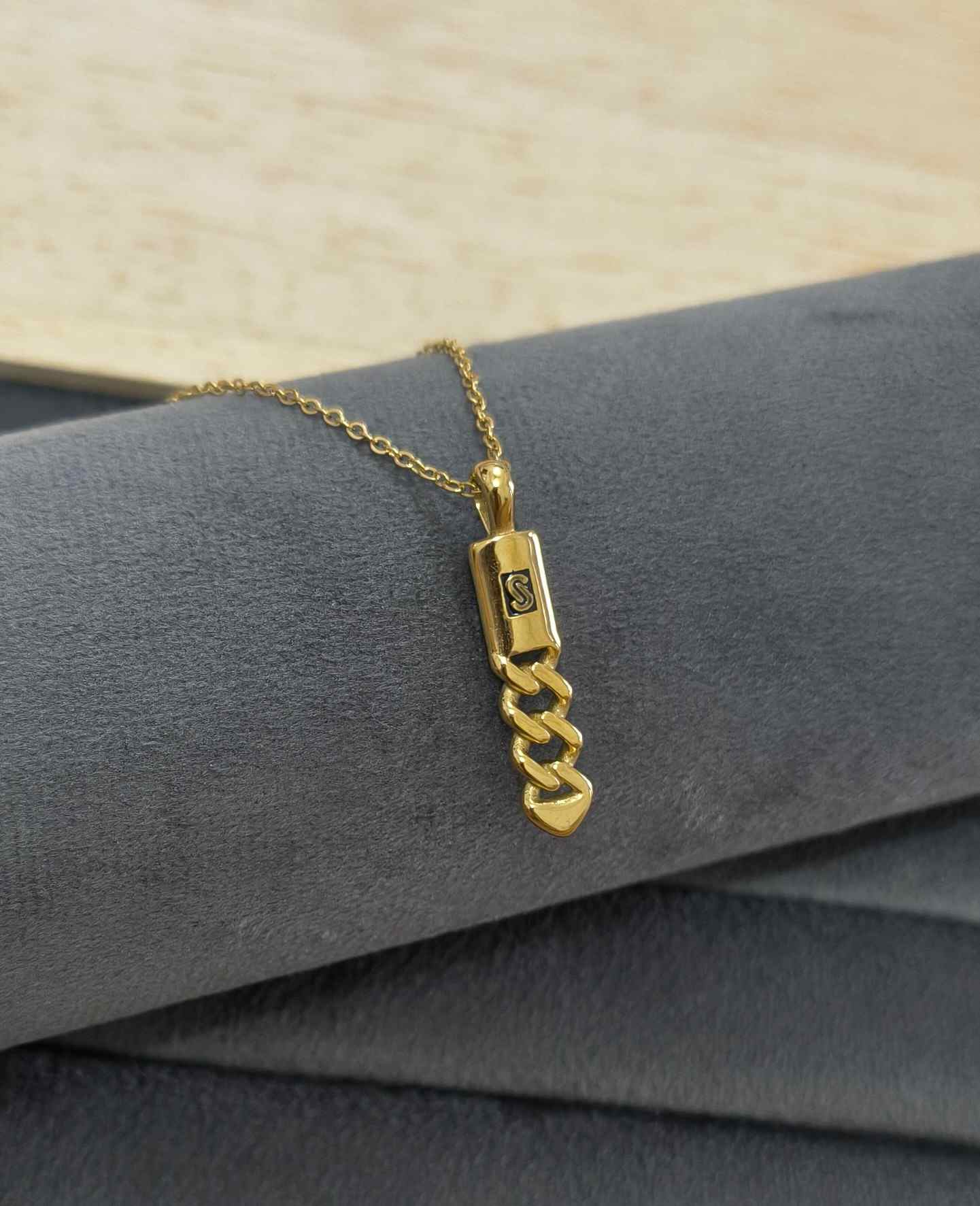 Anti Tarnish Chain Style Pendant Necklace 18K Gold Plated