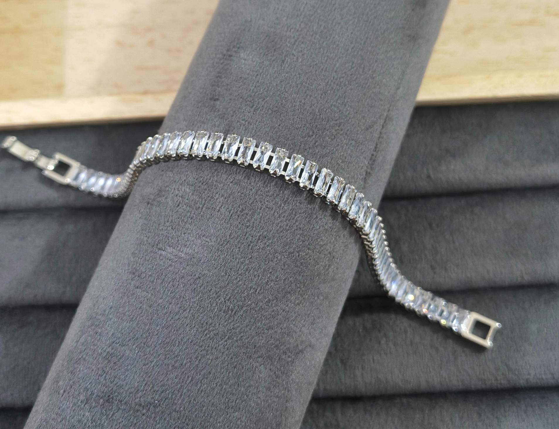 Anti Tarnish Clear Zircon Studded Tennis Bracelet Silver Plated