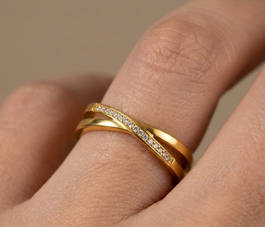 Anti Tarnish Crisscross Diamond Accent Ring 18K Gold Plated