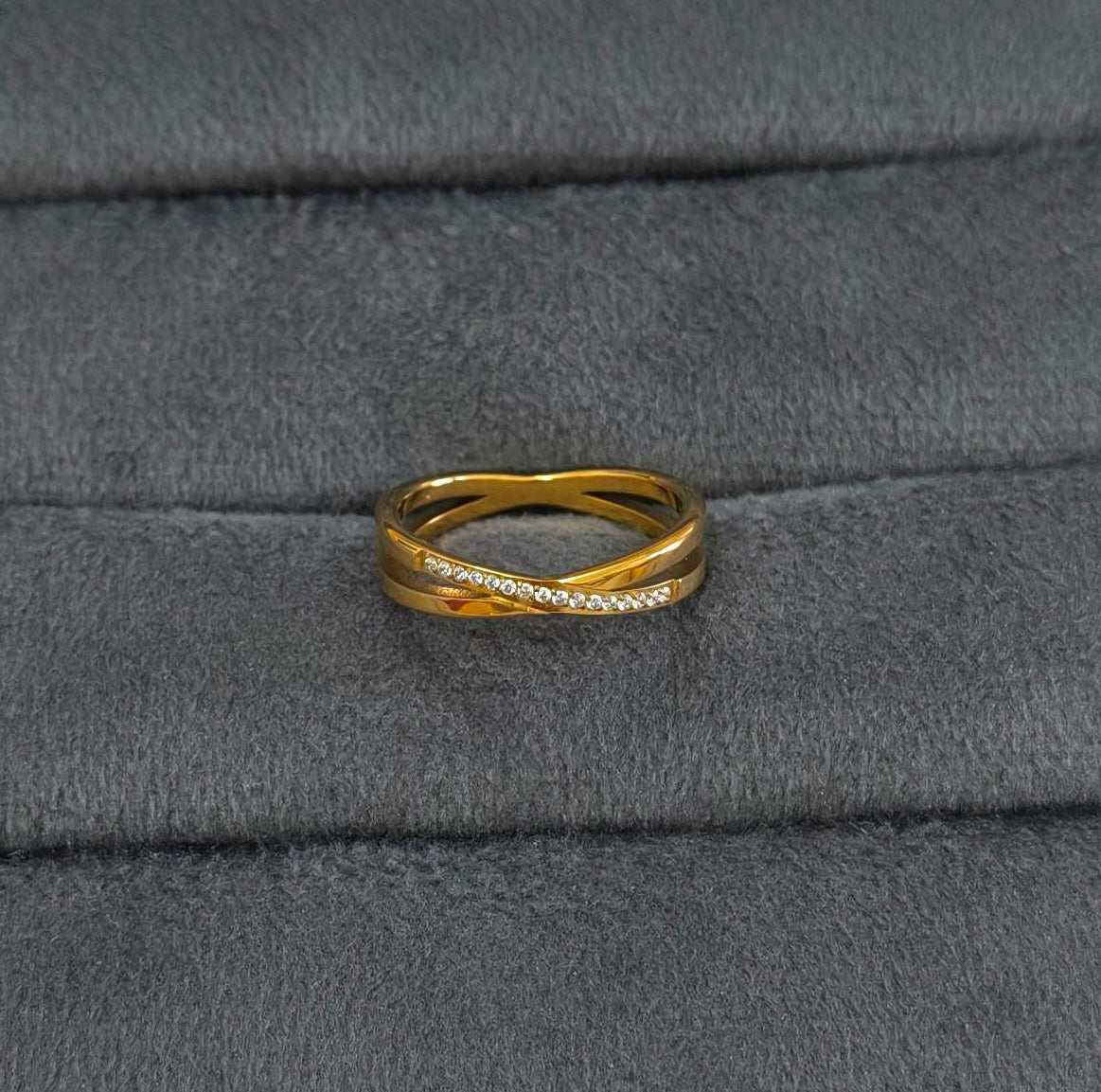 Anti Tarnish Crisscross Diamond Accent Ring 18K Gold Plated