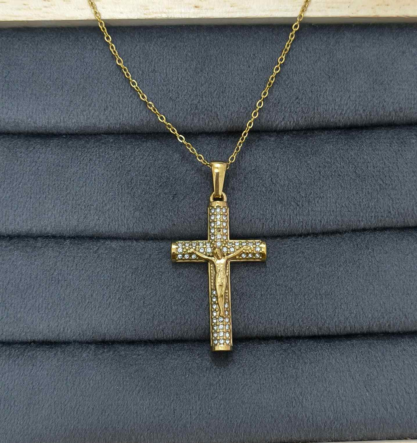 Anti Tarnish Cross Pendant Necklace 18K Gold Plated