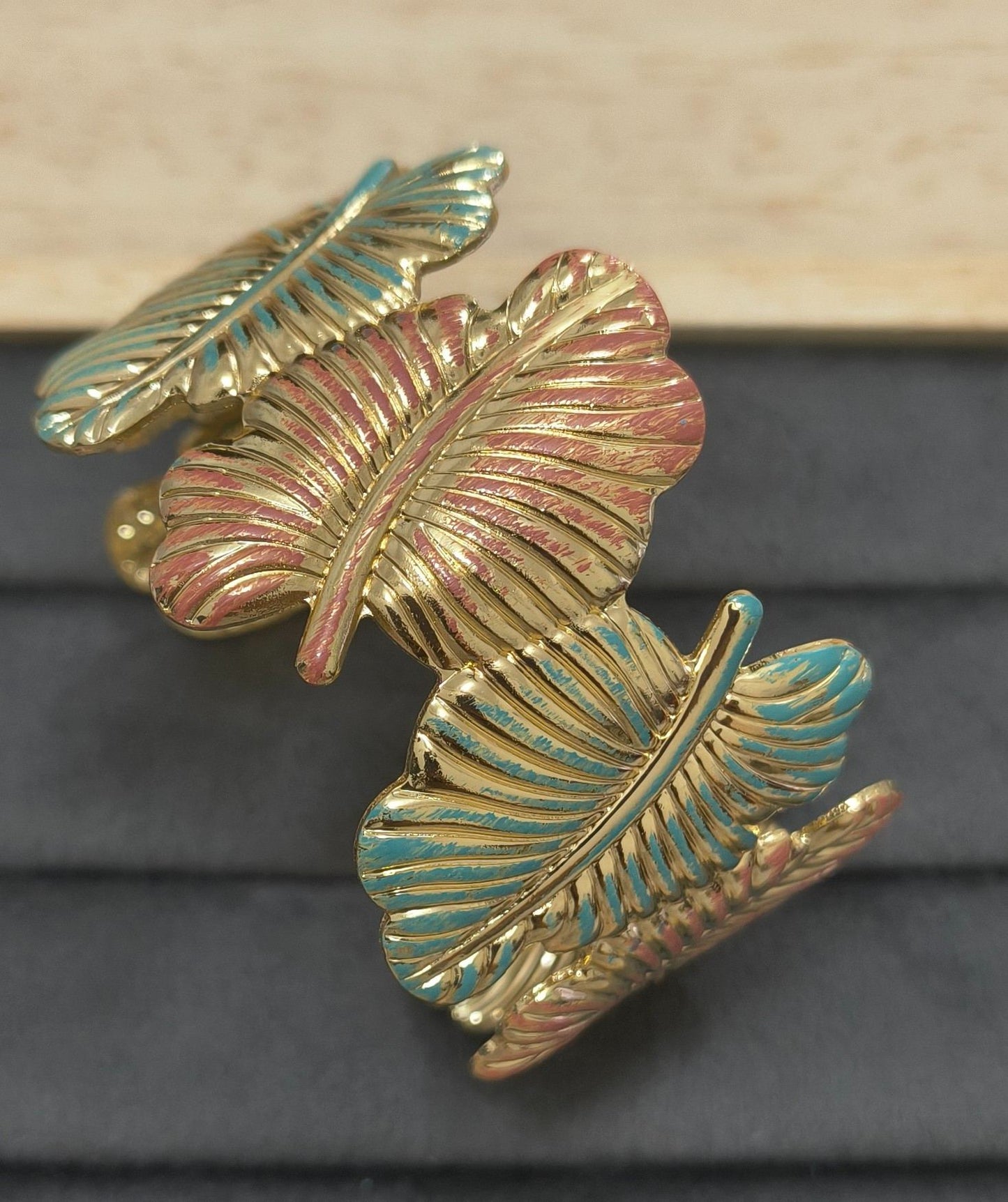 Anti Tarnish Cuff Bracelet Enamel Leaf Shape 18K Gold Plated