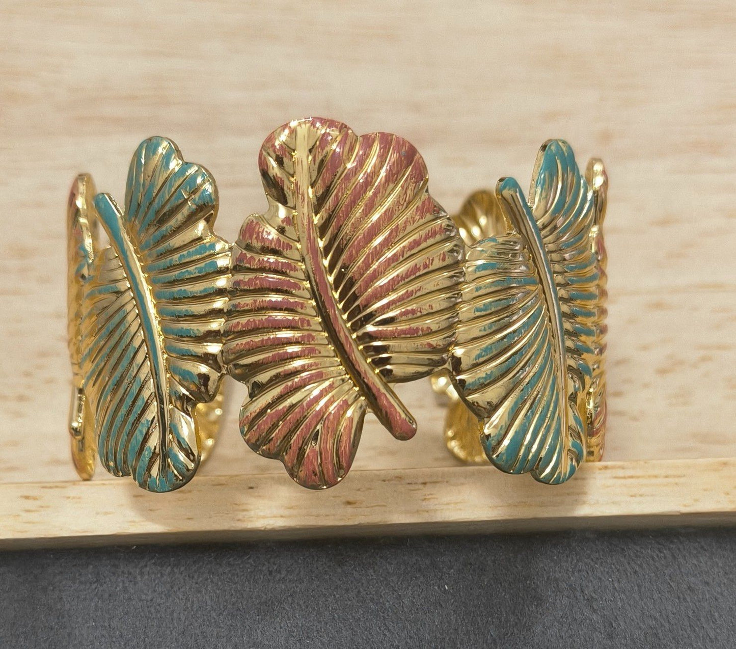Anti Tarnish Cuff Bracelet Enamel Leaf Shape 18K Gold Plated