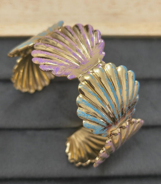 Anti Tarnish Cuff Bracelet Enamel Shell Shape 18K Gold Plated