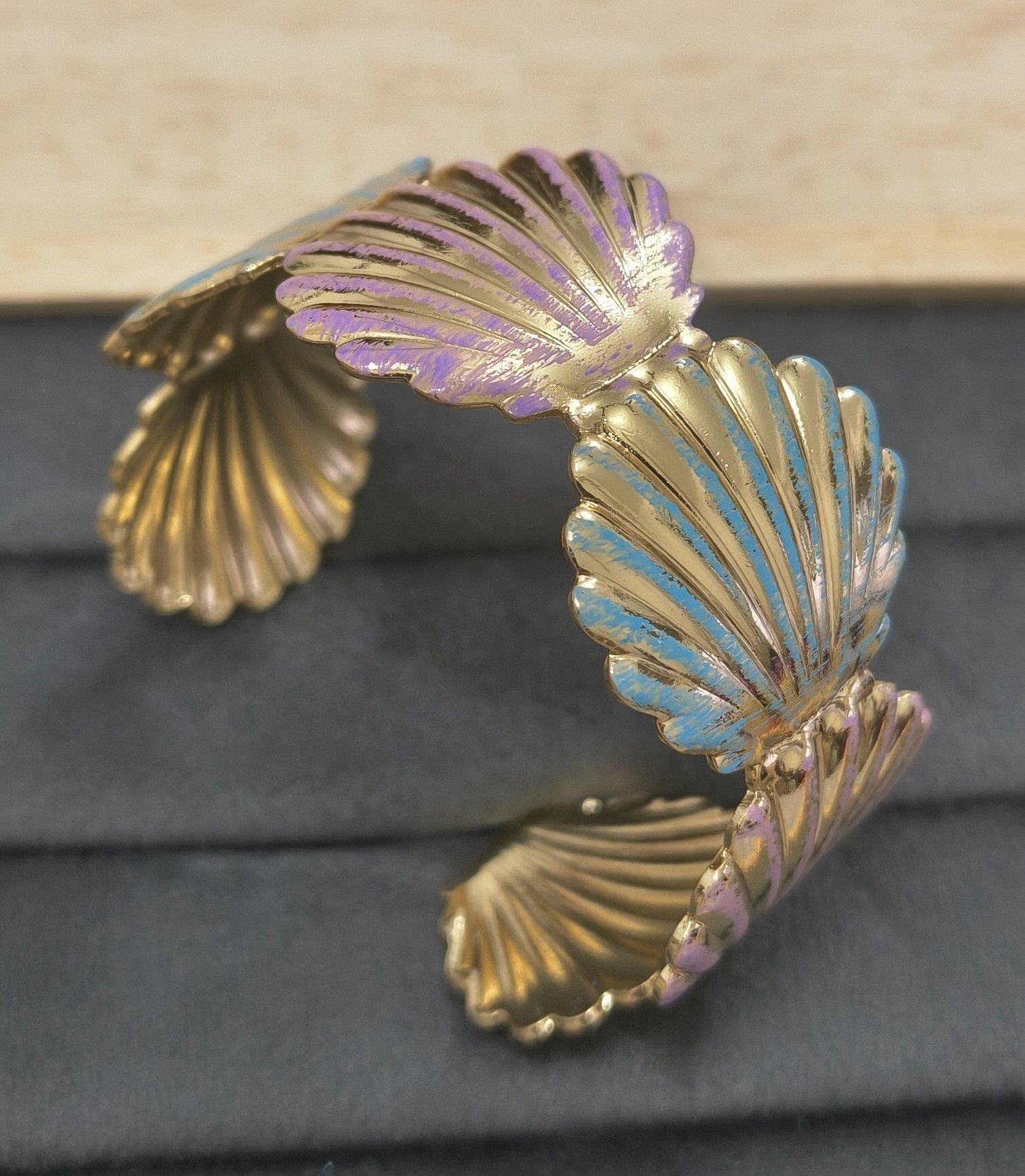 Anti Tarnish Cuff Bracelet Enamel Shell Shape 18K Gold Plated
