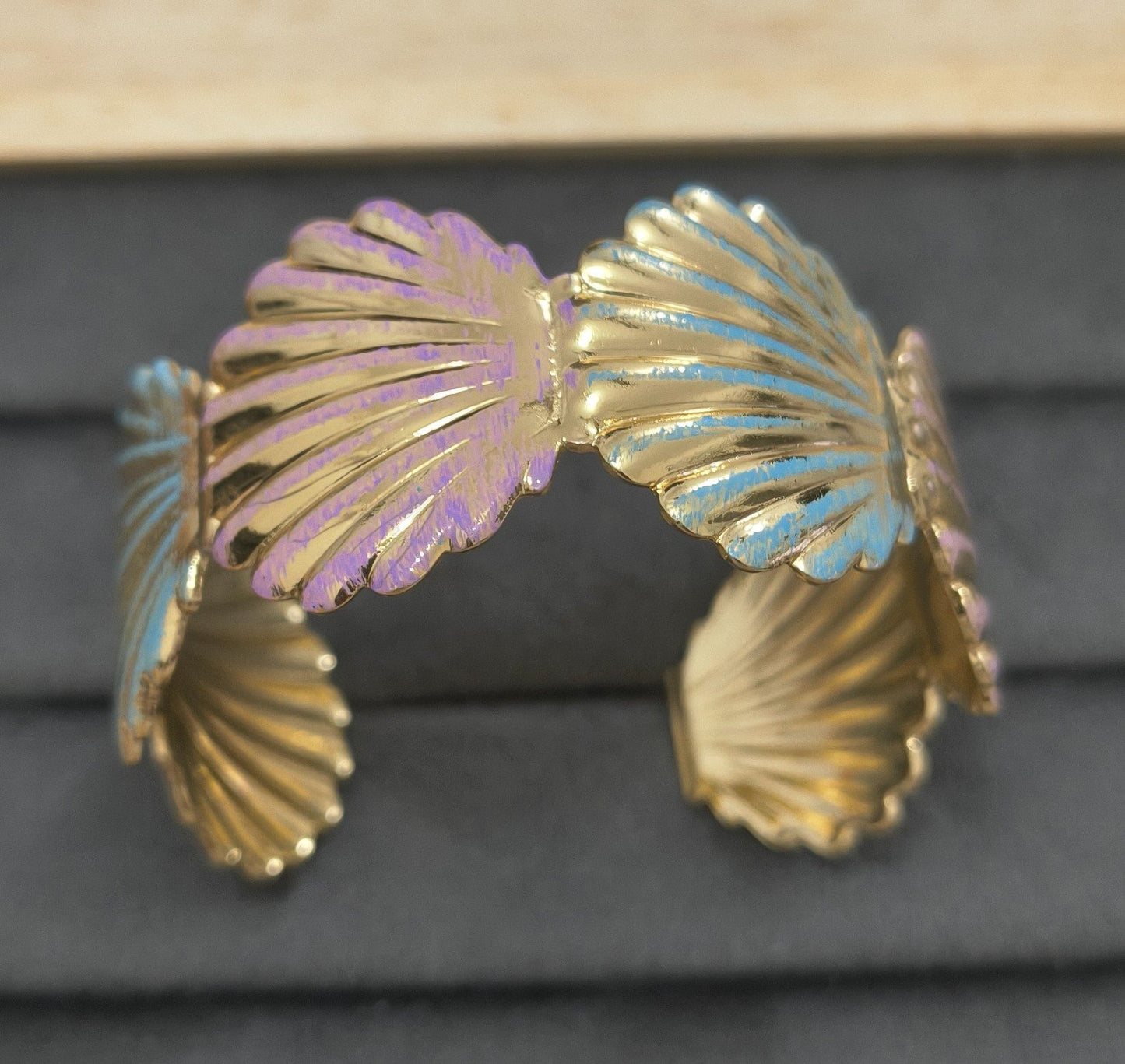 Anti Tarnish Cuff Bracelet Enamel Shell Shape 18K Gold Plated