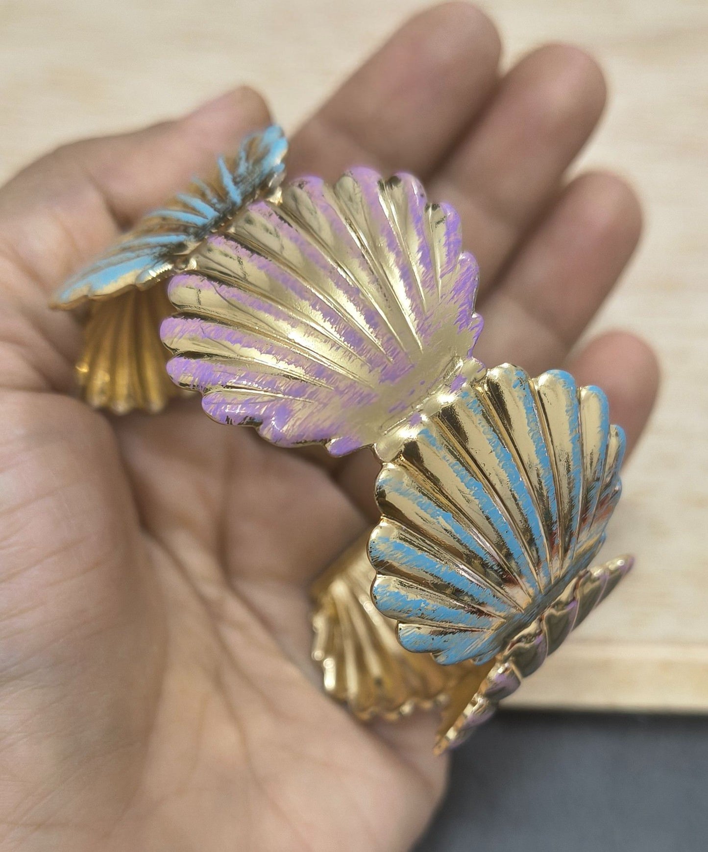 Anti Tarnish Cuff Bracelet Enamel Shell Shape 18K Gold Plated