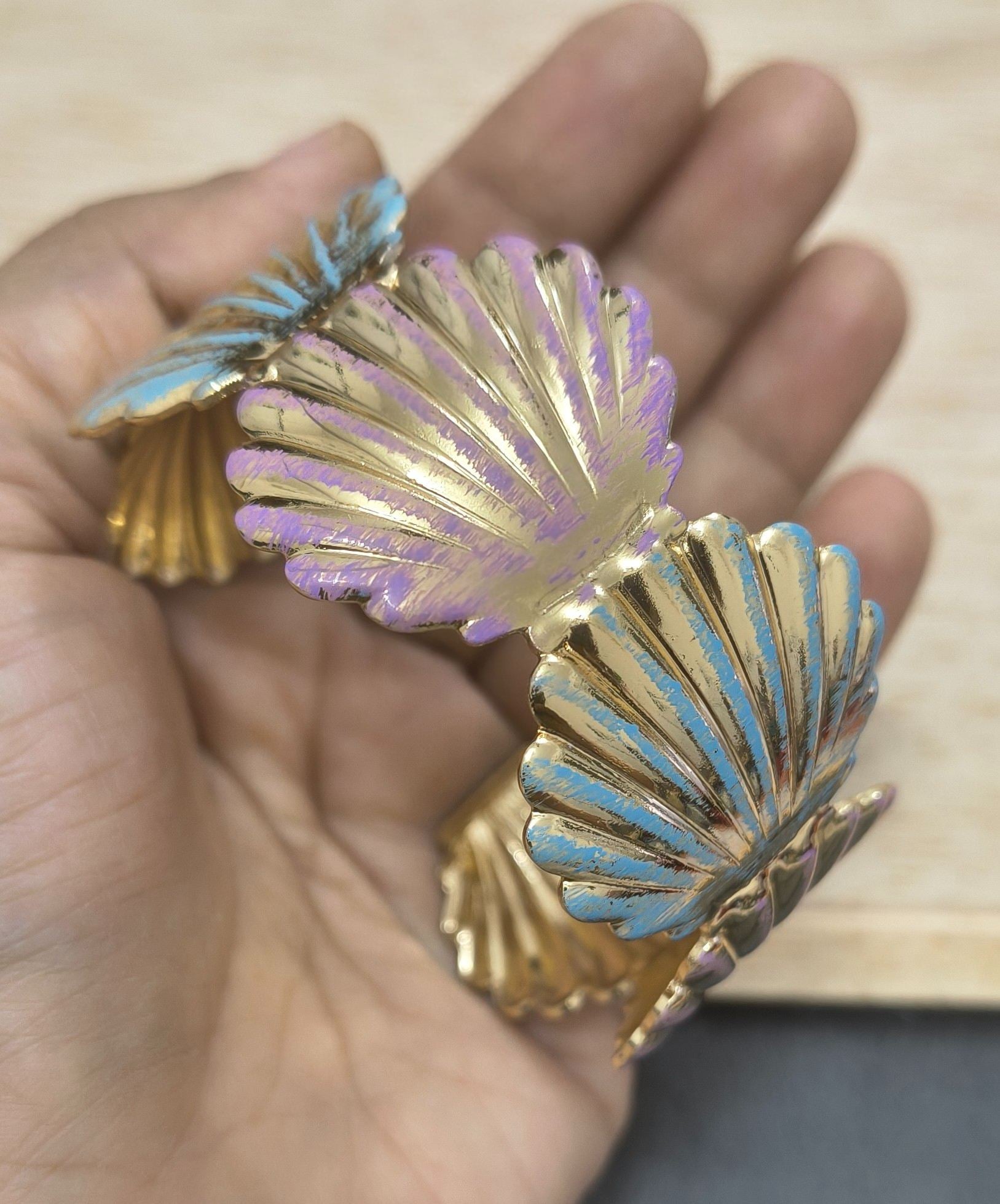 Anti Tarnish Cuff Bracelet Enamel Shell Shape 18K Gold Plated