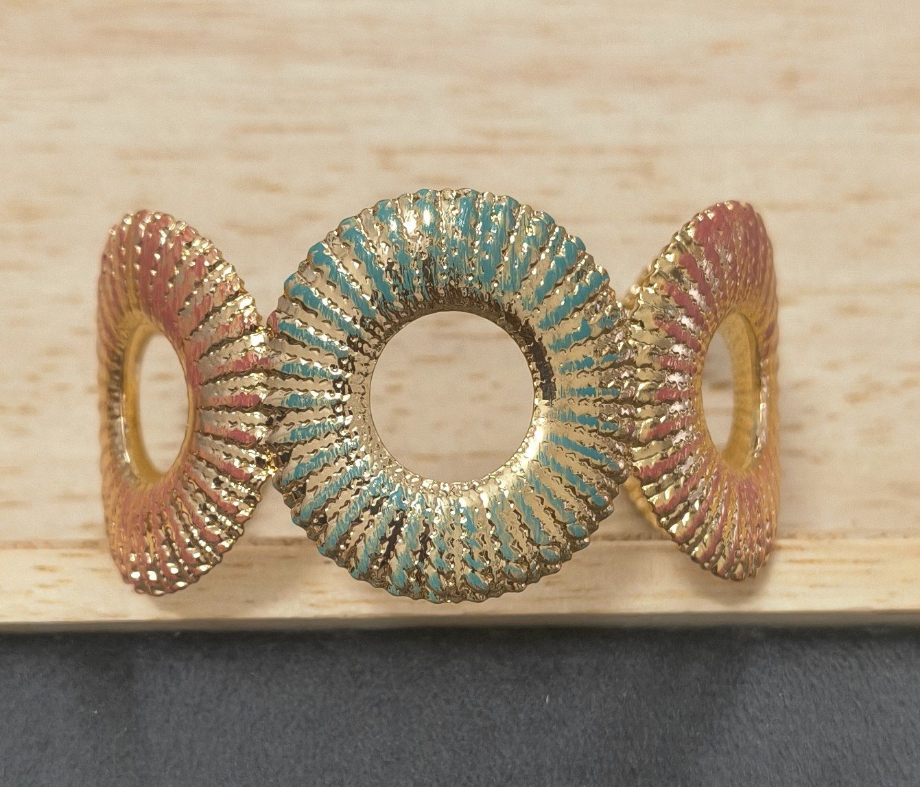 Anti Tarnish Cuff Bracelet Stylish Enamel 18K Gold Plated