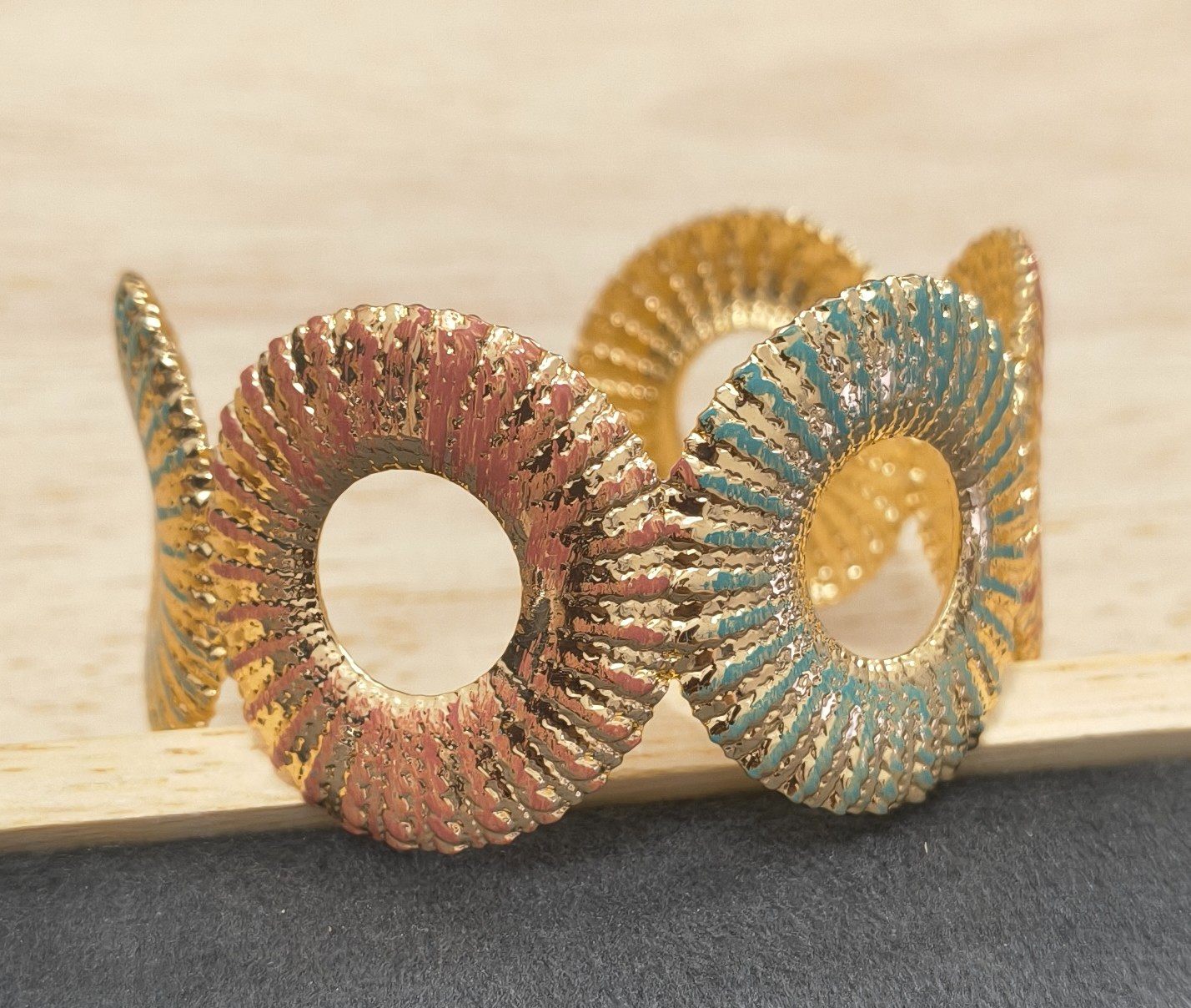 Anti Tarnish Cuff Bracelet Stylish Enamel 18K Gold Plated