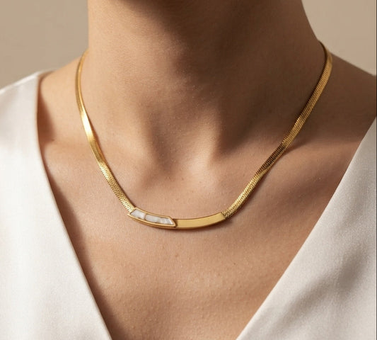 Anti Tarnish Curved Pendant Snake Chain 18k Gold Plated