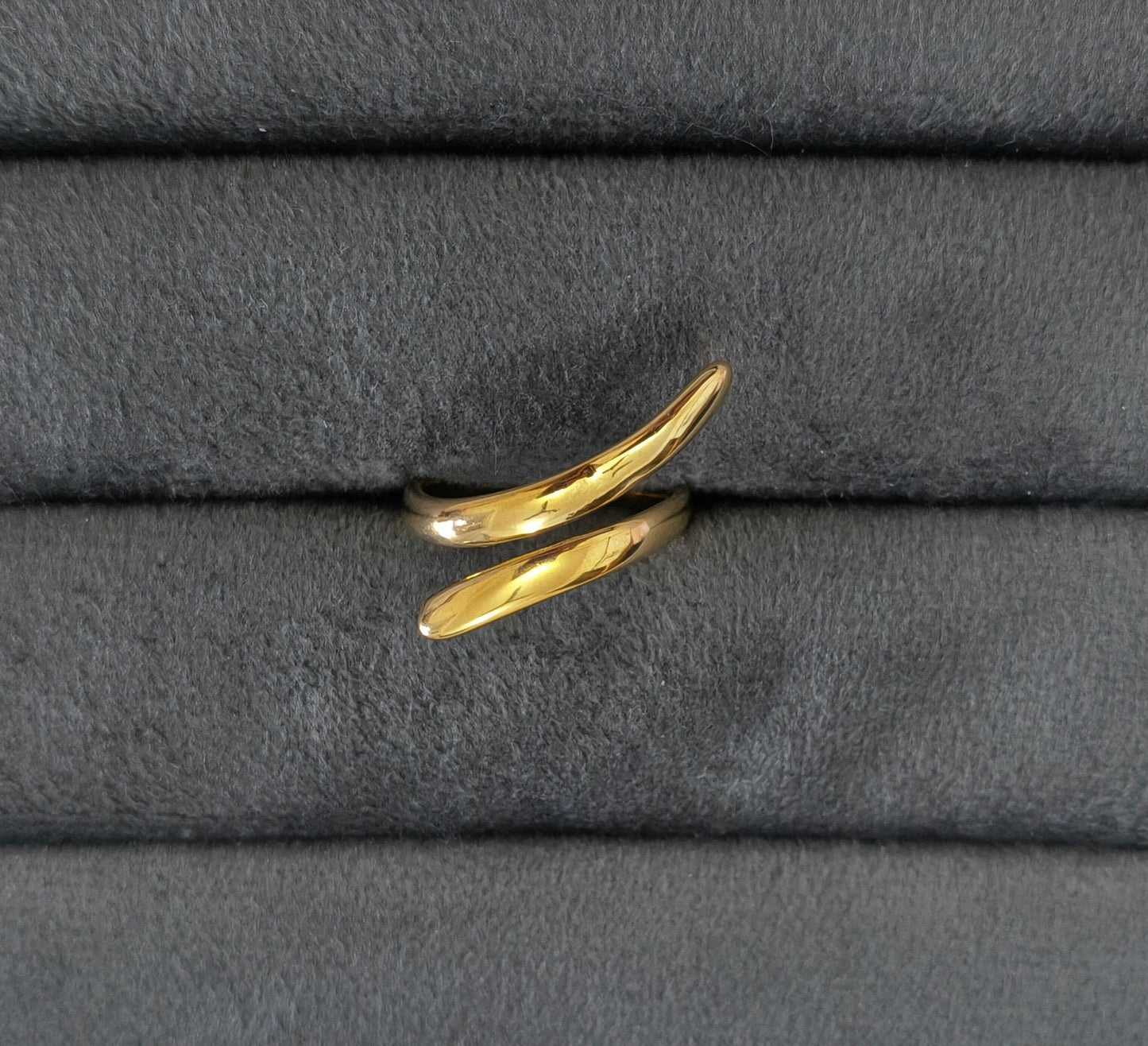 Anti Tarnish Curvy Statement Ring 18K Gold Plated