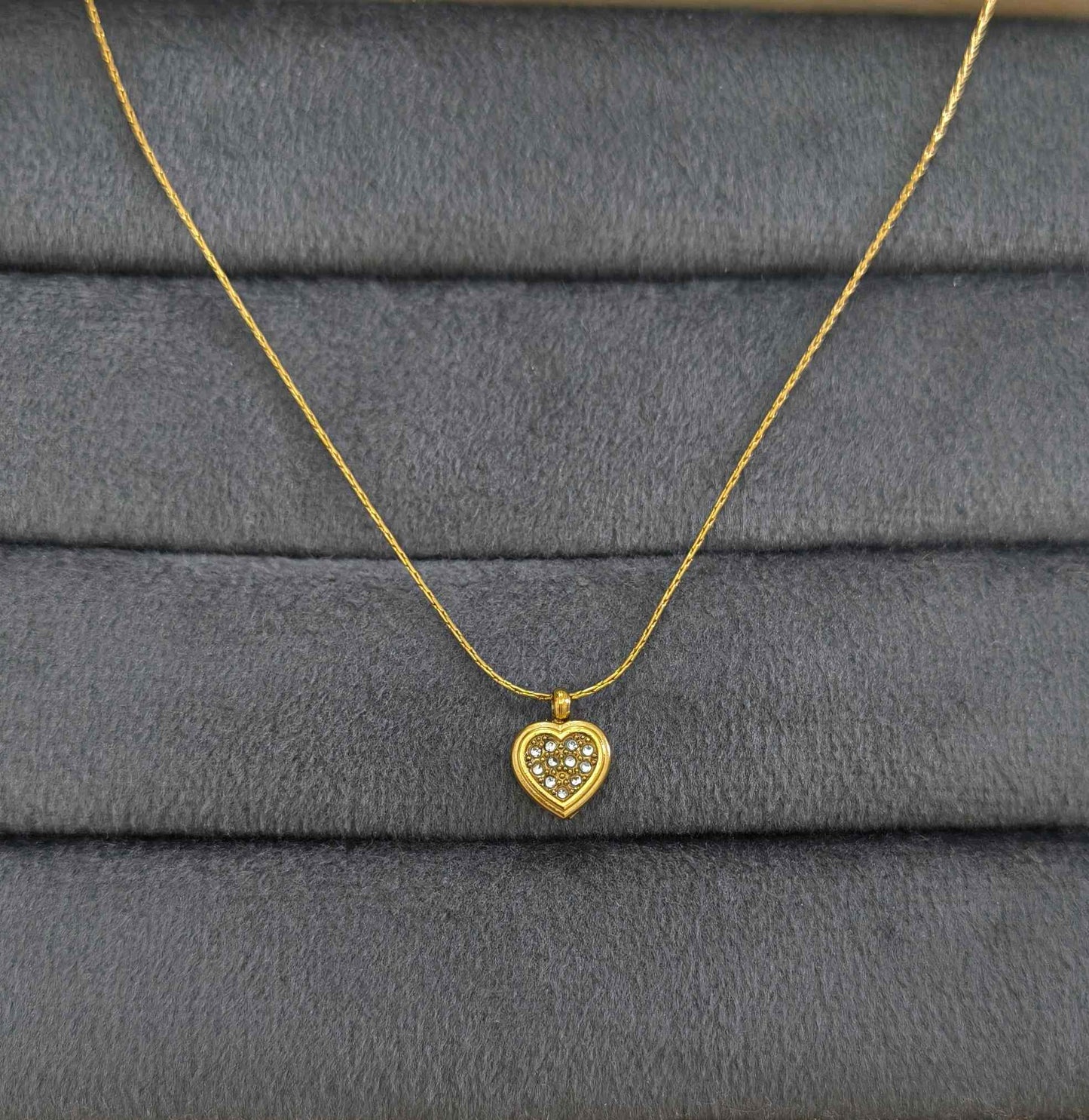 Anti Tarnish Dainty Heart Pendant Necklace 18K Gold Plated