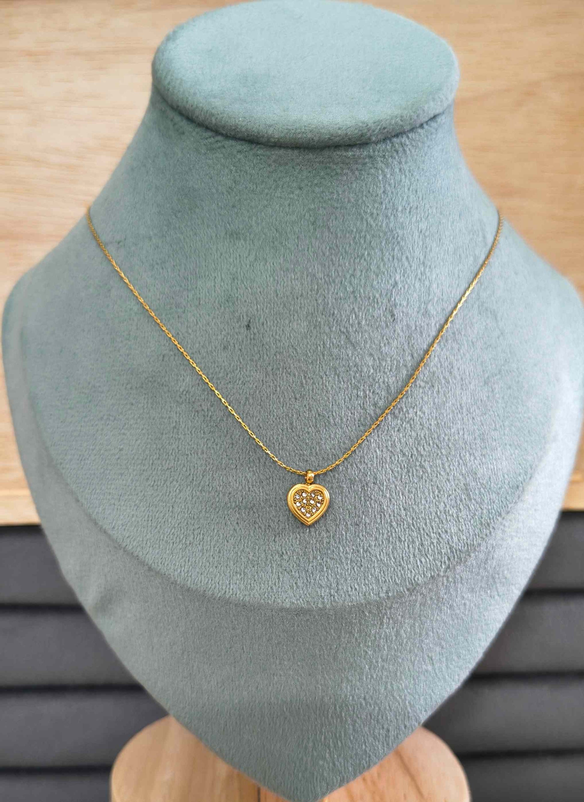 Anti Tarnish Dainty Heart Pendant Necklace 18K Gold Plated