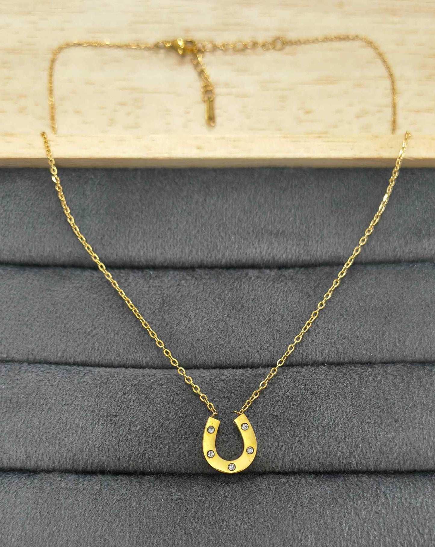 Anti Tarnish Dainty Horseshoe Necklace 18K Gold Plated