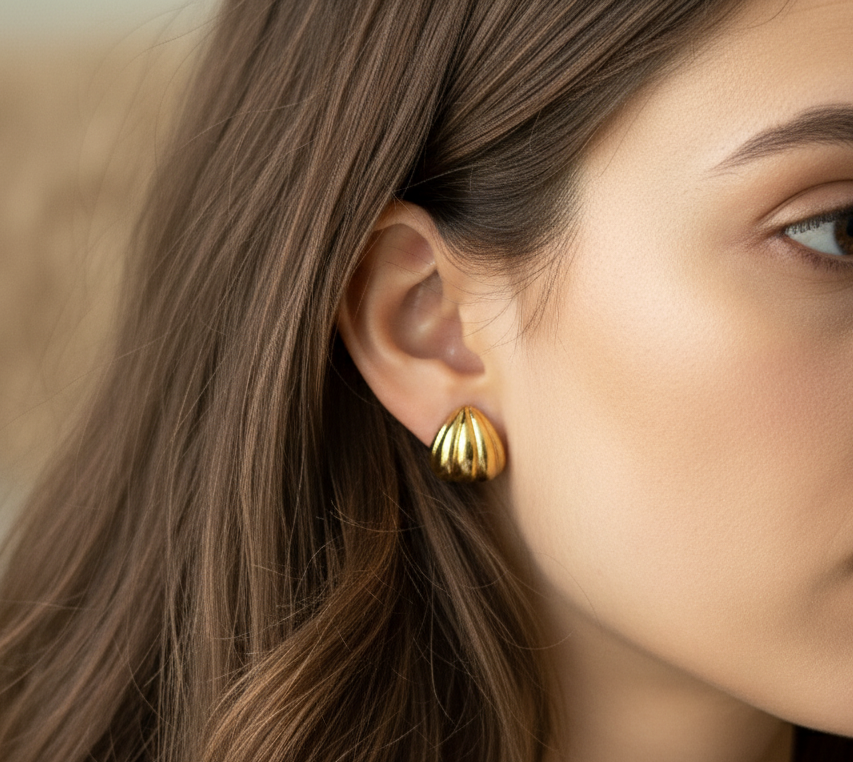 Anti Tarnish Dainty Shell Stud Earrings 18K Gold Plated