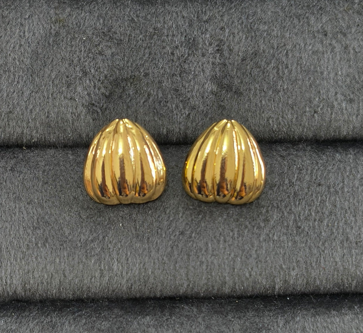 Anti Tarnish Dainty Shell Stud Earrings 18K Gold Plated