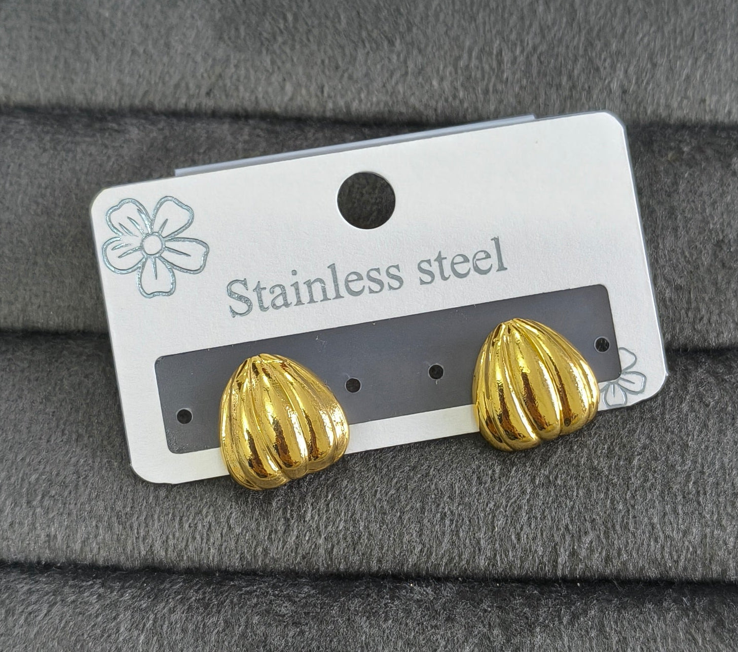 Anti Tarnish Dainty Shell Stud Earrings 18K Gold Plated