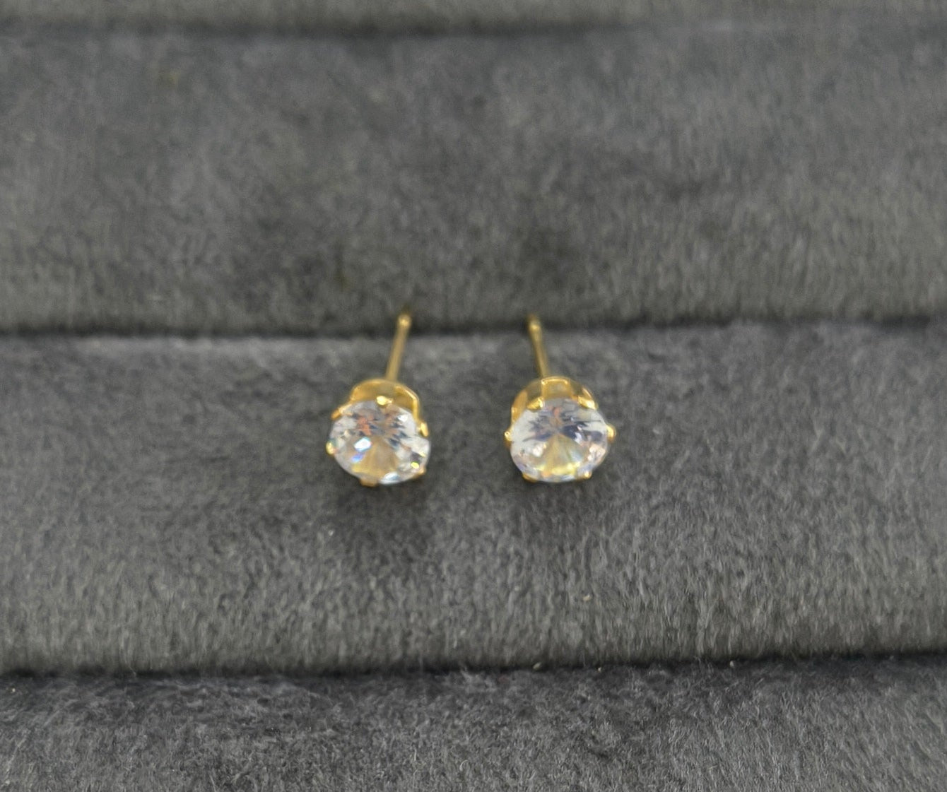 Anti Tarnish Dainty Solitaire Stud Earrings 18K Gold Plated