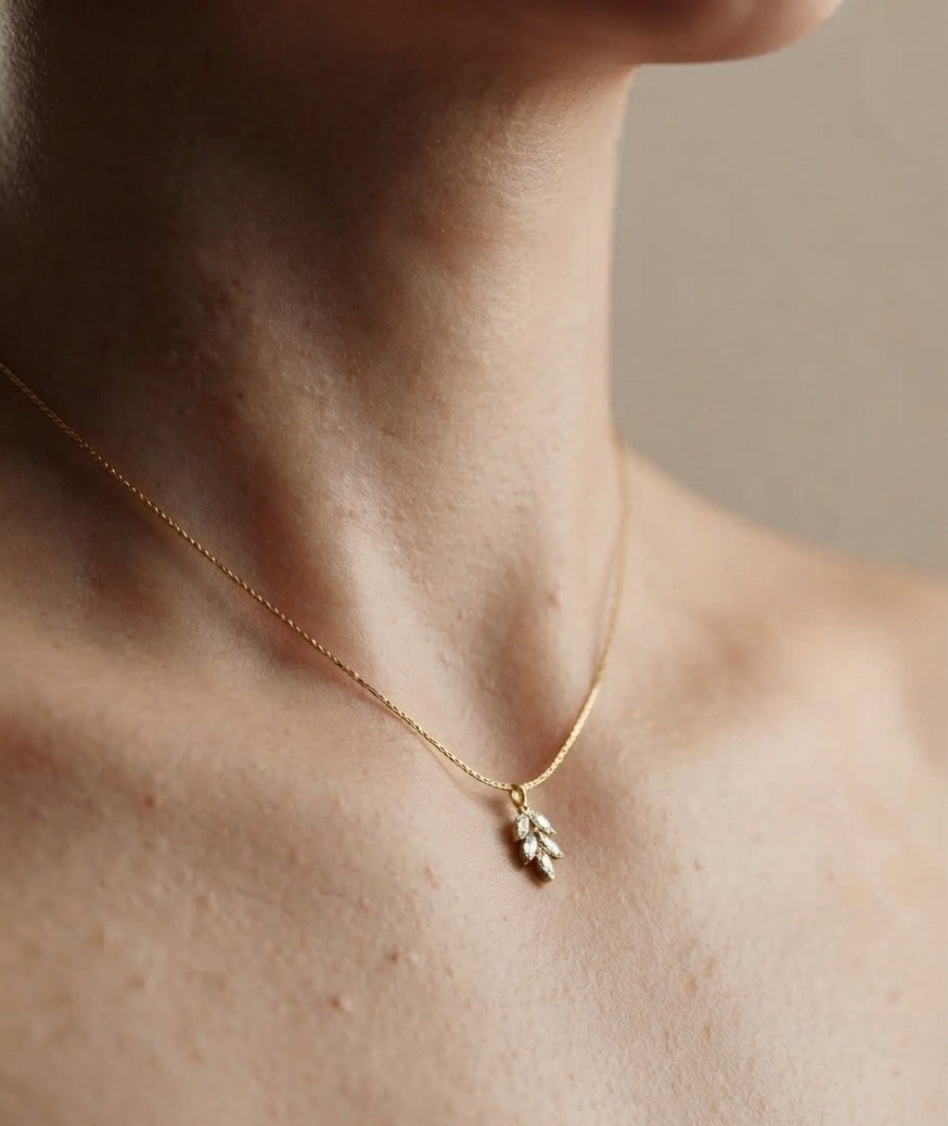 Anti Tarnish Dainty Zircon Leaf Necklace 18K Gold Plated
