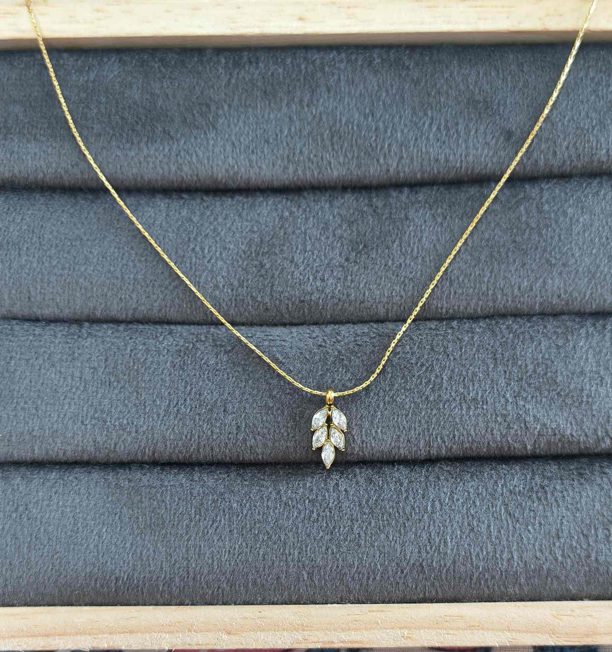Anti Tarnish Dainty Zircon Leaf Necklace 18K Gold Plated