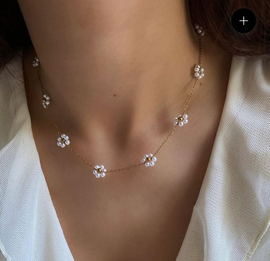 Anti Tarnish Daisy Pearl Necklace 18K Gold Plated