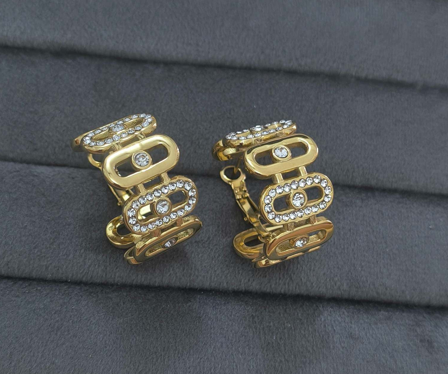 Anti Tarnish Dazzling Link Hoop Earrings 18K Gold Plated