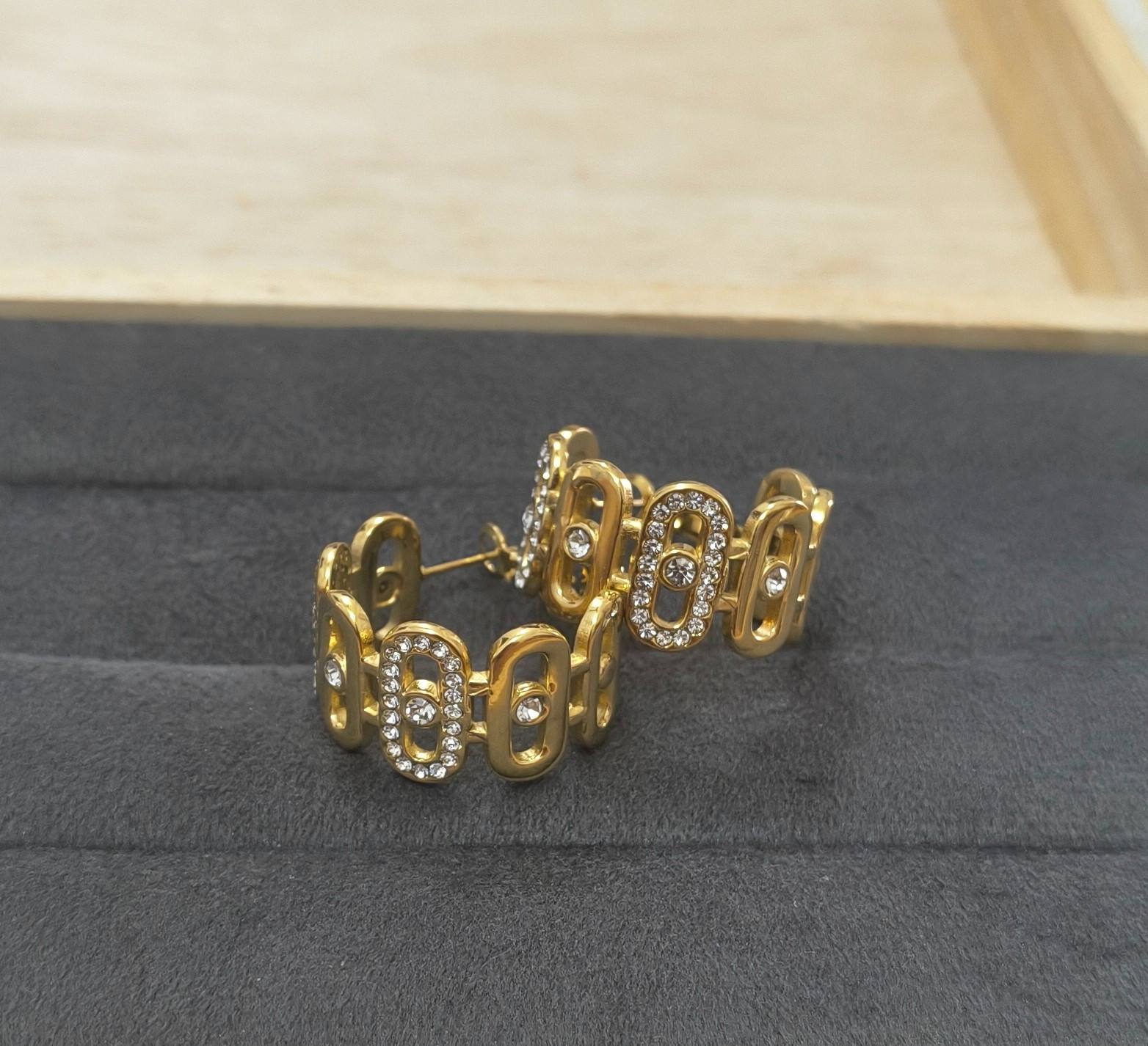 Anti Tarnish Dazzling Link Hoop Earrings 18K Gold Plated