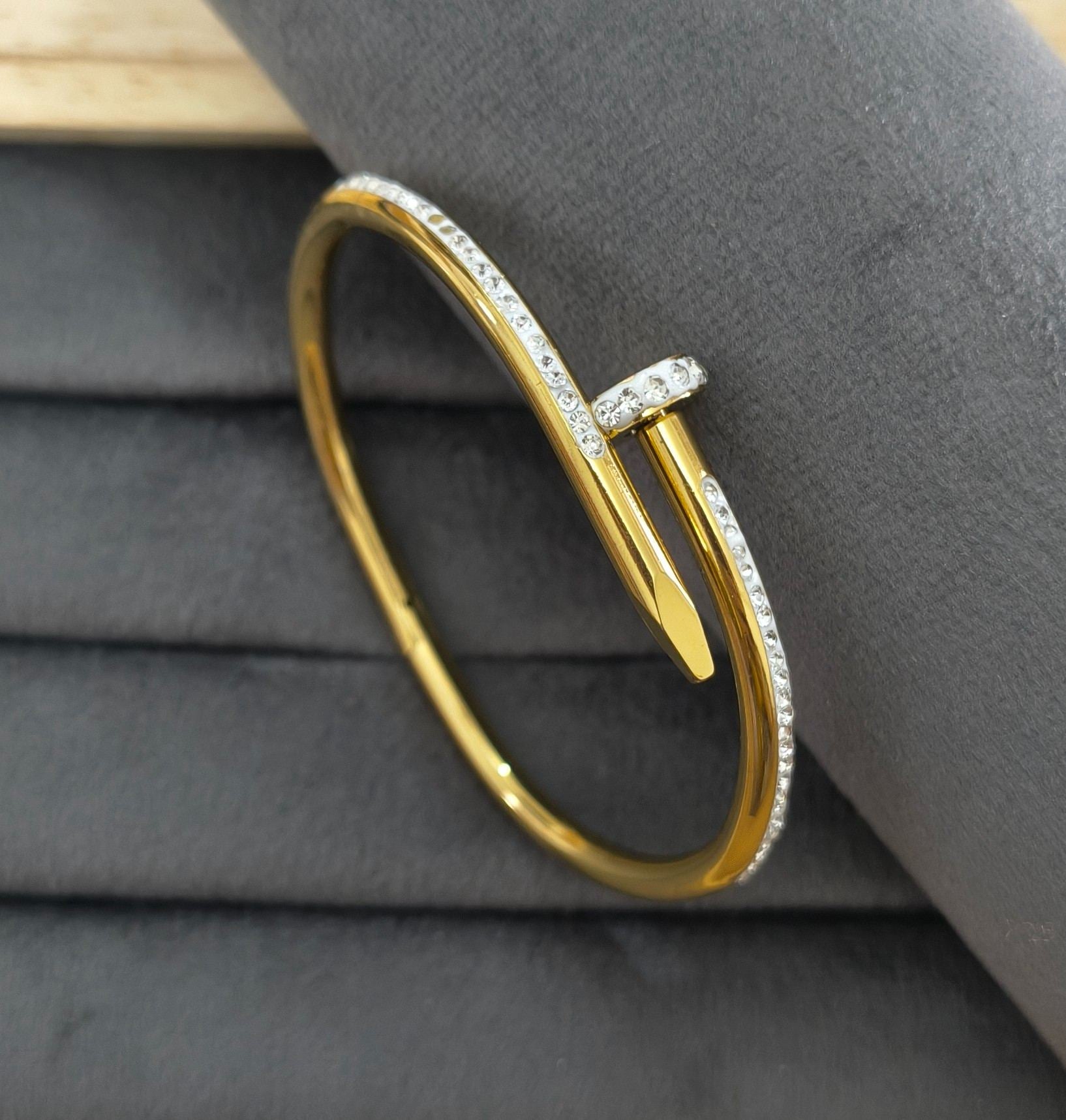 Anti Tarnish Dazzling Nail Bracelet 18K Gold Plated