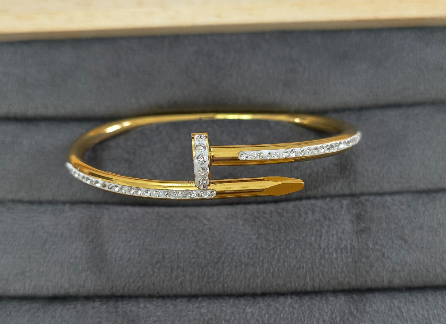 Anti Tarnish Dazzling Nail Bracelet 18K Gold Plated