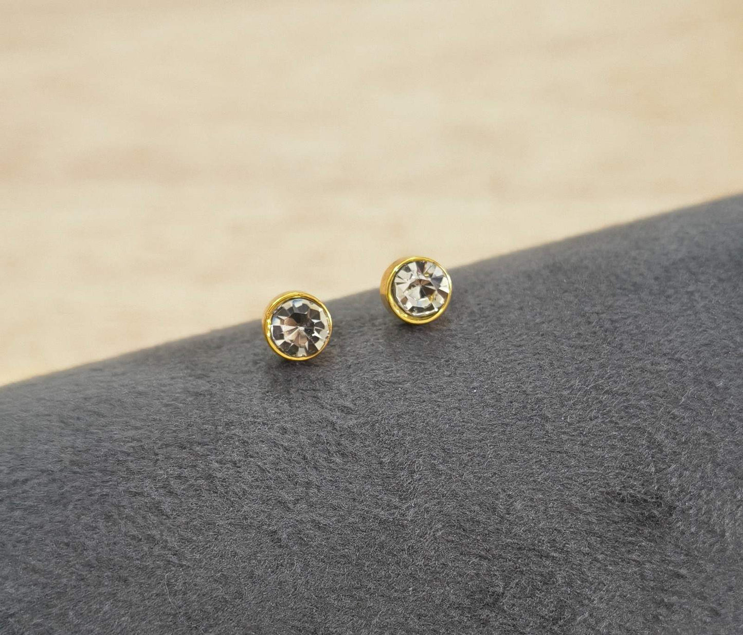 Anti Tarnish Dazzling Round Stone Studs 18K Gold Plated