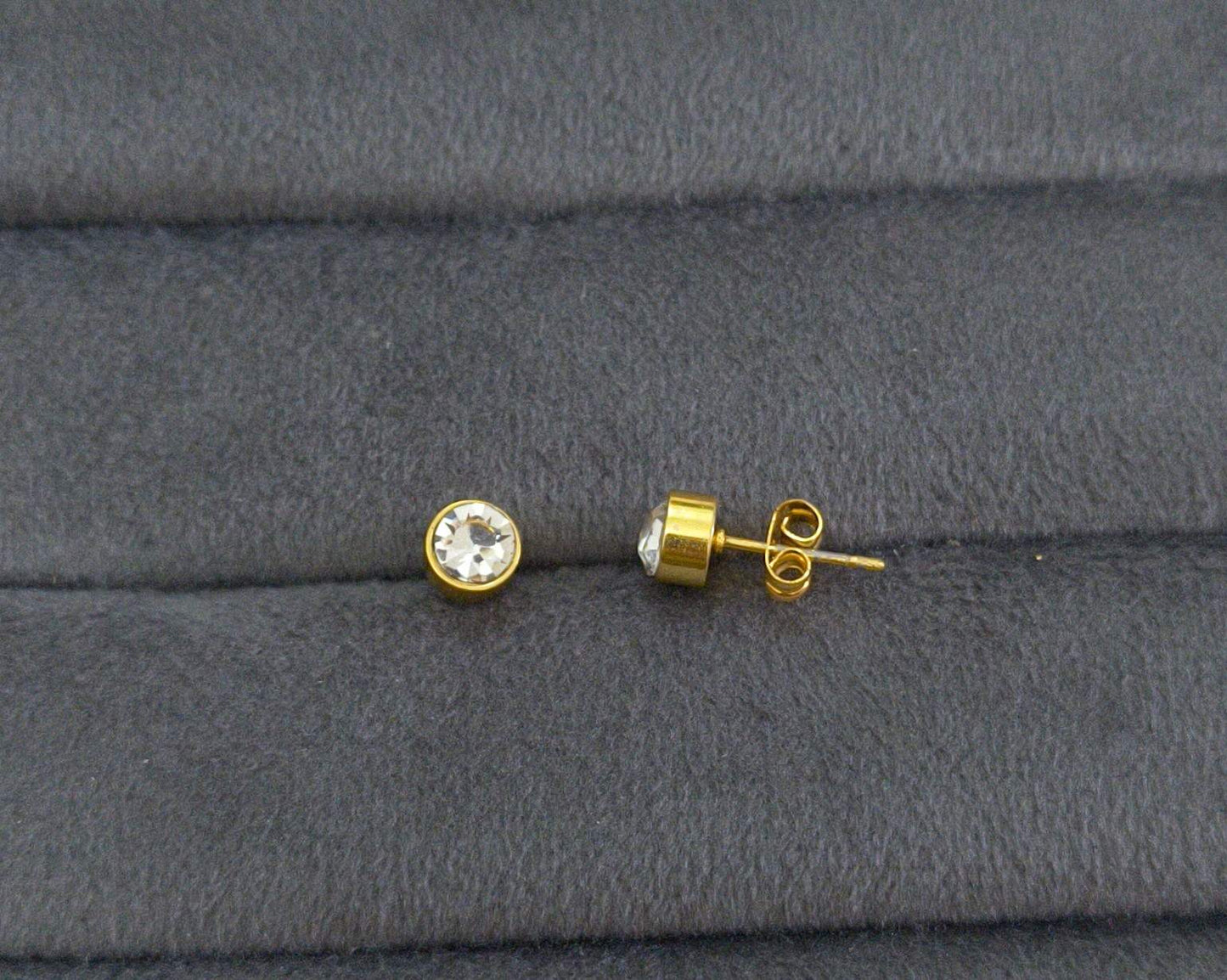 Anti Tarnish Dazzling Round Stone Studs 18K Gold Plated