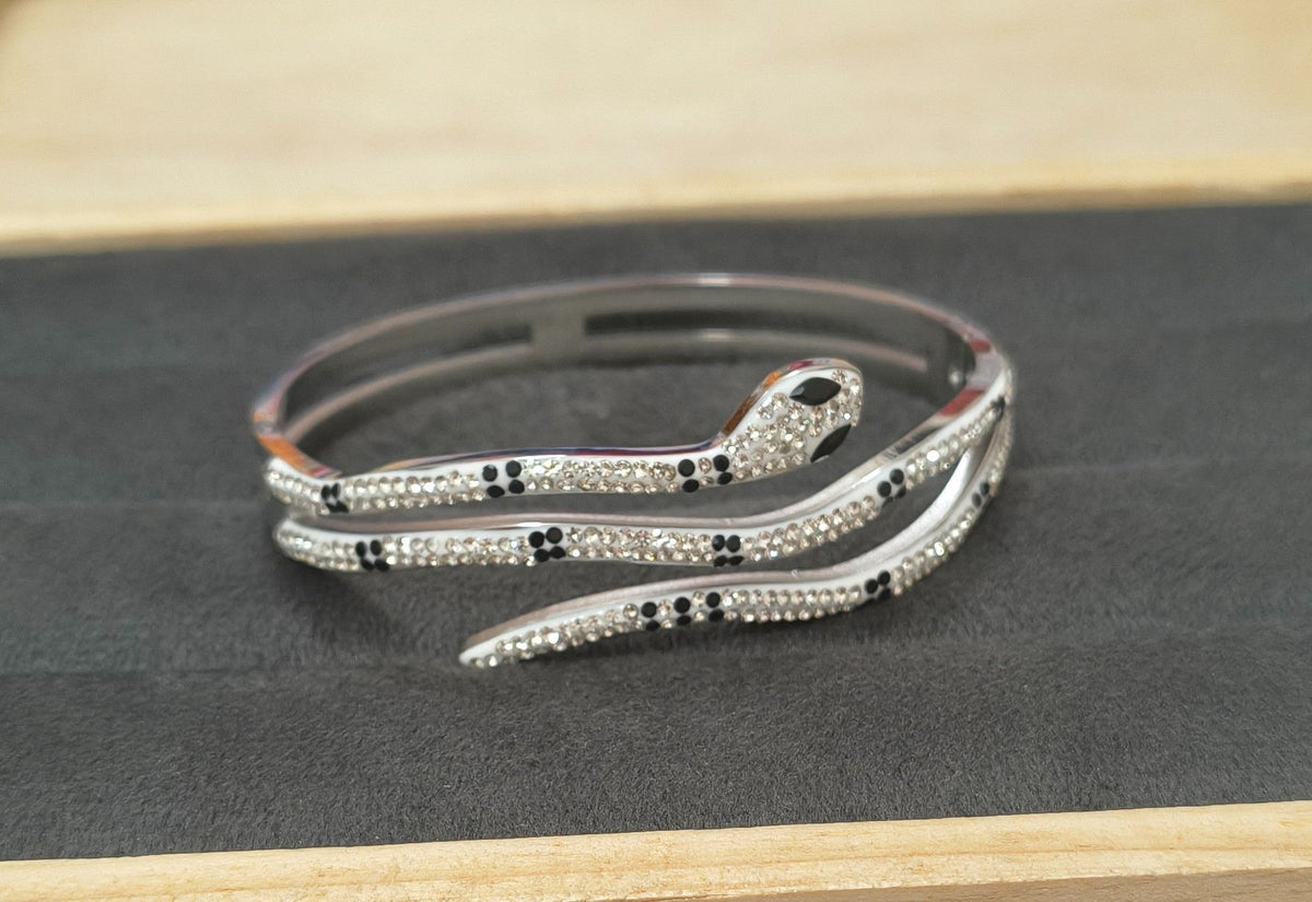Anti Tarnish Dazzling Silver Snake Bracelet 18K Gold Plated