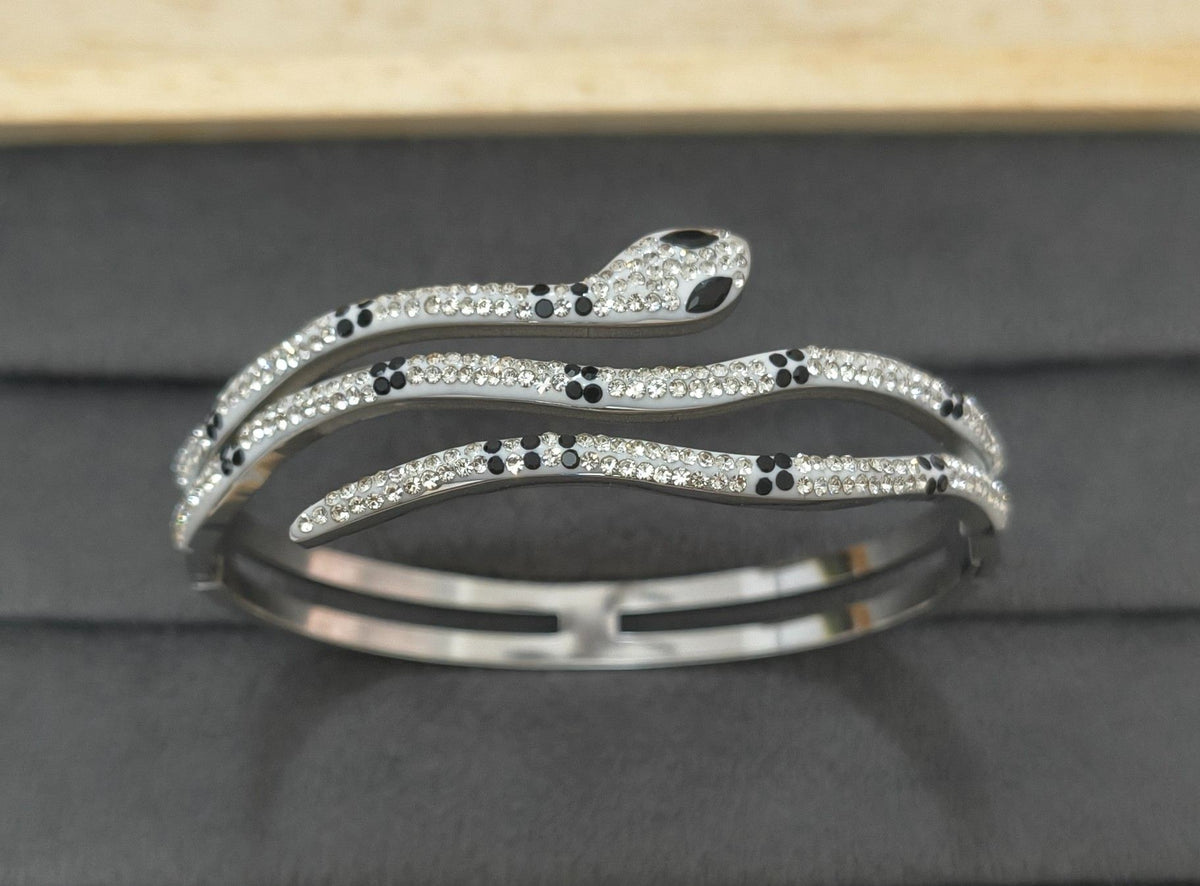 Anti Tarnish Dazzling Silver Snake Bracelet 18K Gold Plated