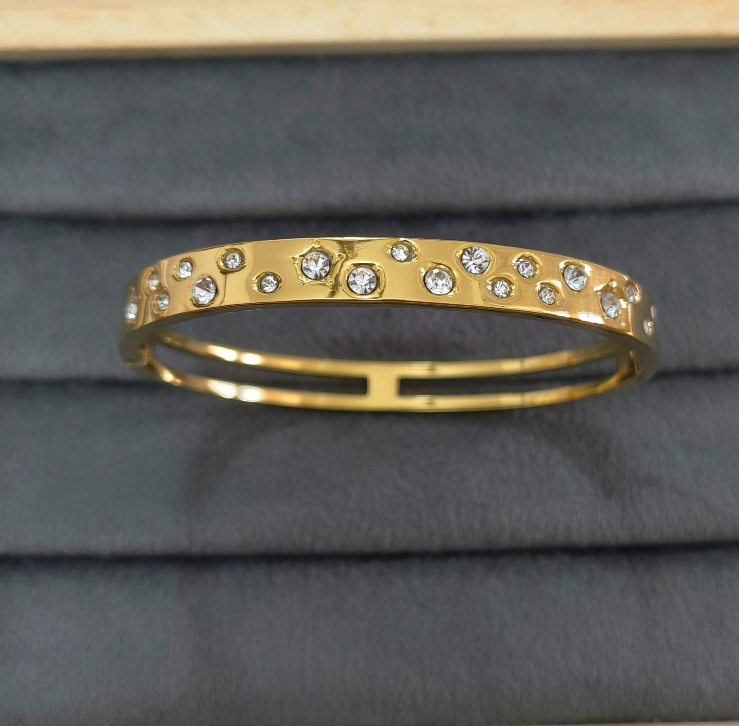 Anti Tarnish Dazzling Stone Bracelet 18K Gold Plated