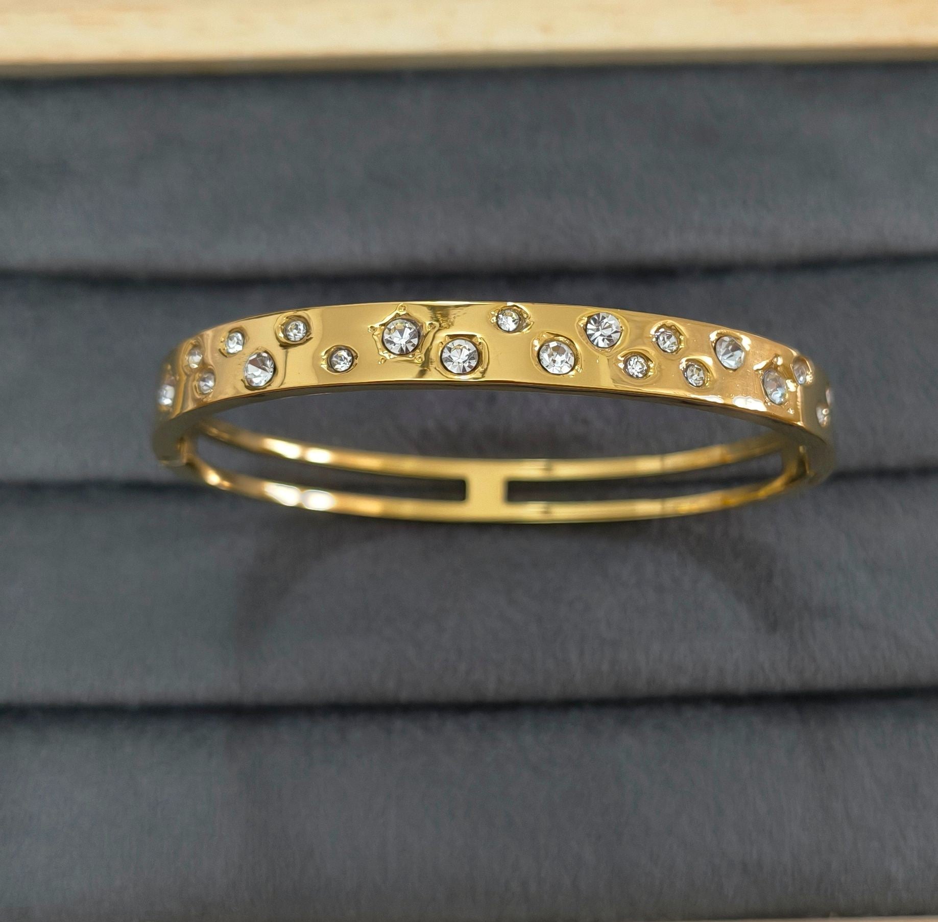 Anti Tarnish Dazzling Stone Bracelet 18K Gold Plated
