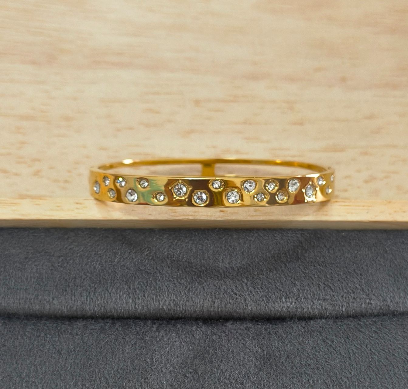 Anti Tarnish Dazzling Stone Bracelet 18K Gold Plated