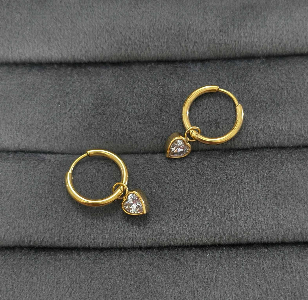 Anti Tarnish Diamond Heart Dangler Earrings 18K Gold Plated
