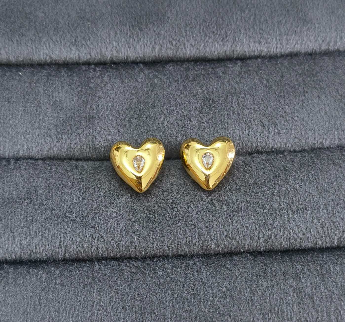 Anti Tarnish Diamond Heart Stud Earrings 18K Gold Plated