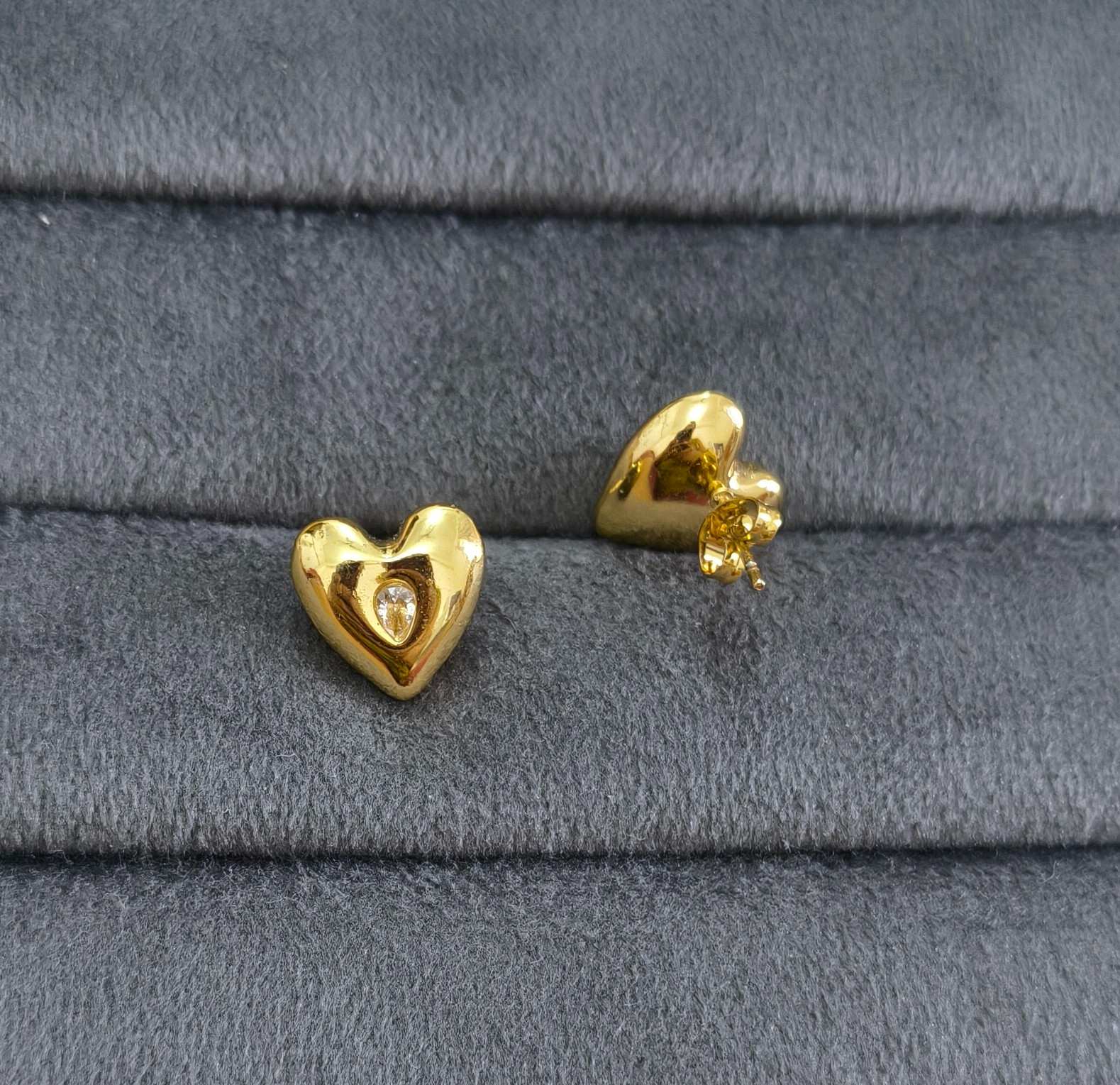 Anti Tarnish Diamond Heart Stud Earrings 18K Gold Plated