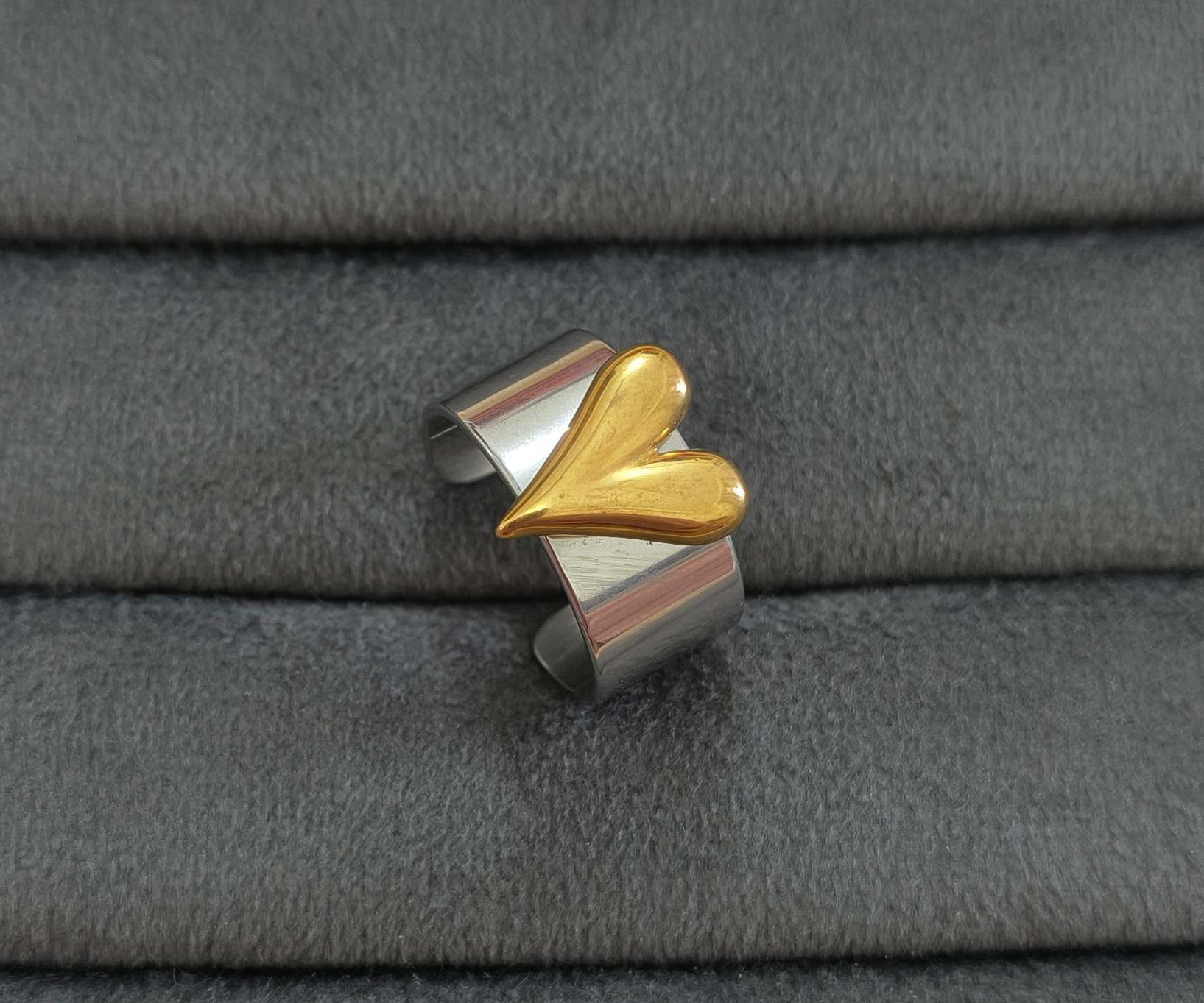Anti Tarnish Dual Tone Bold Heart Ring 18K Gold Plated