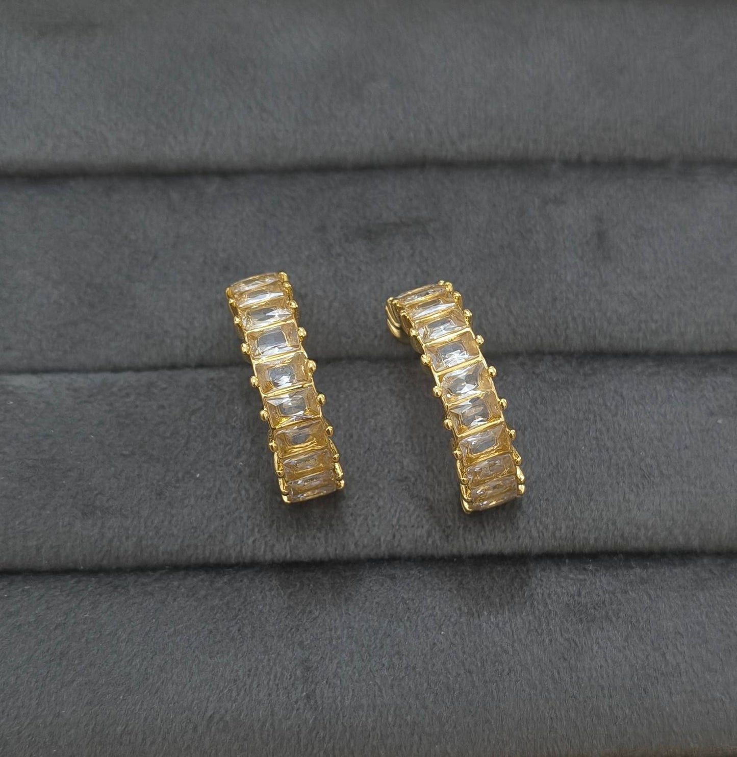 Anti Tarnish Earring Diamond Curved Studs 18K Gold Plated